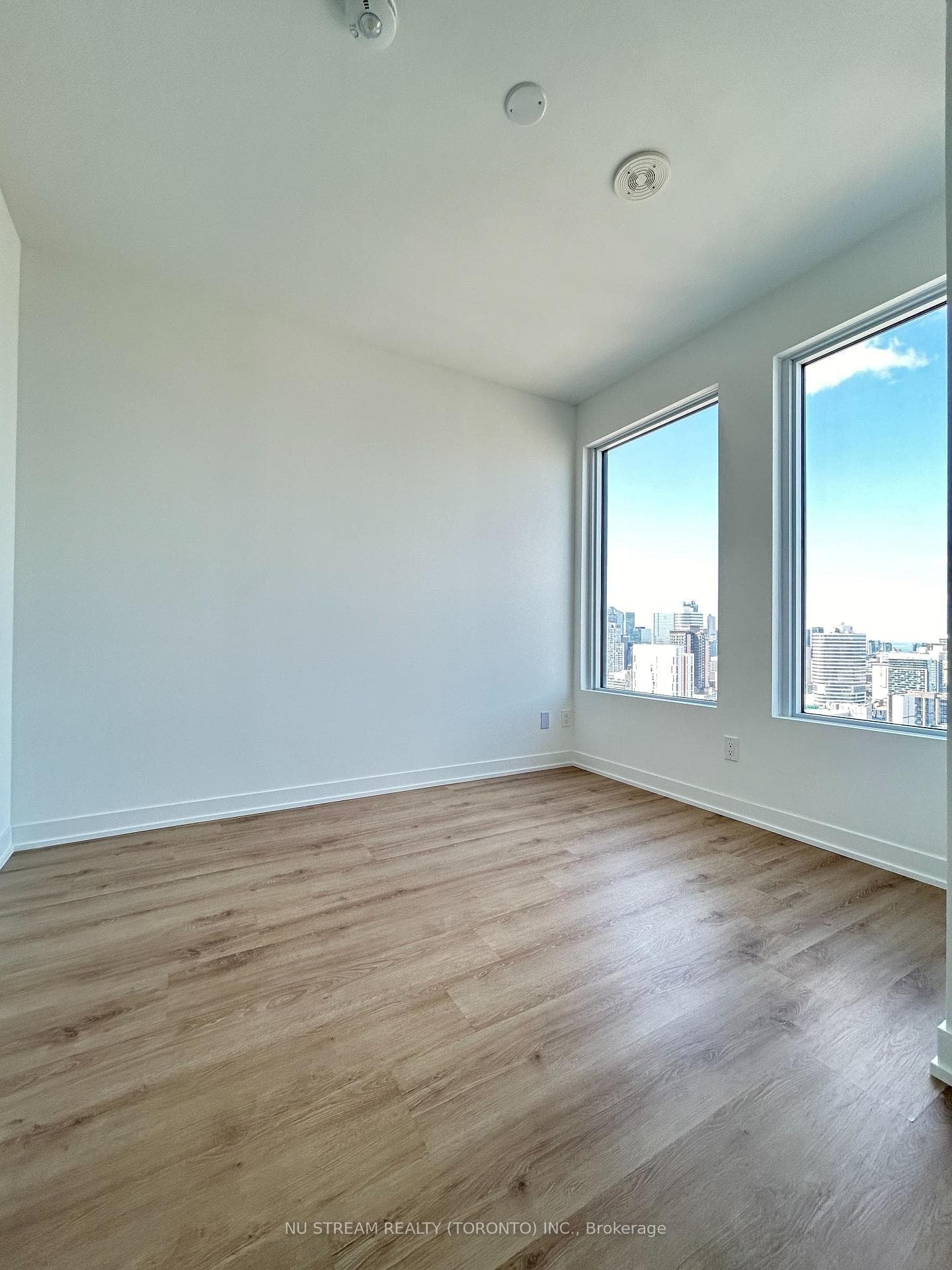 319 Jarvis Street Unit 4003 photo 3