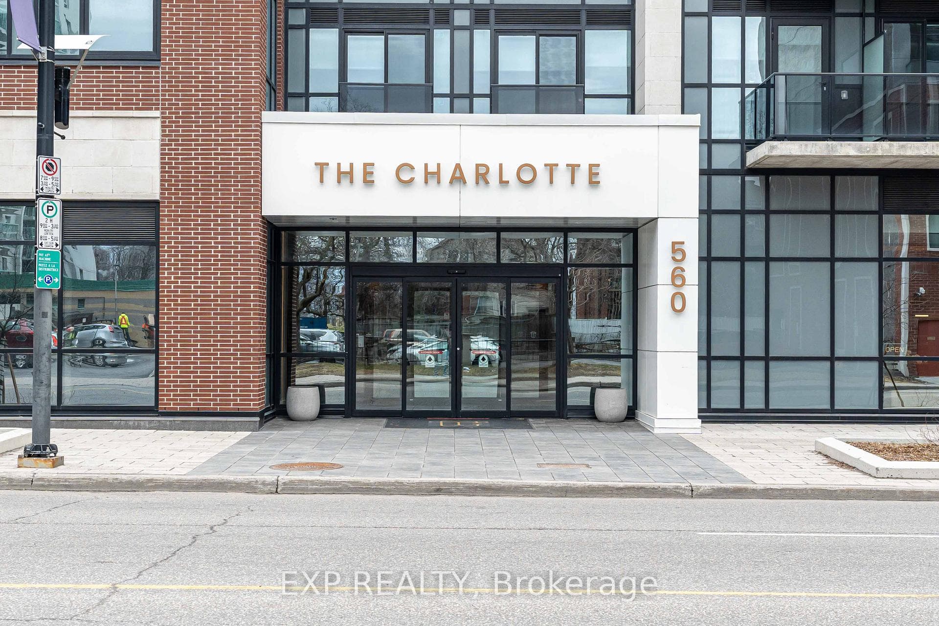 560 Rideau Street Unit 407 photo 1