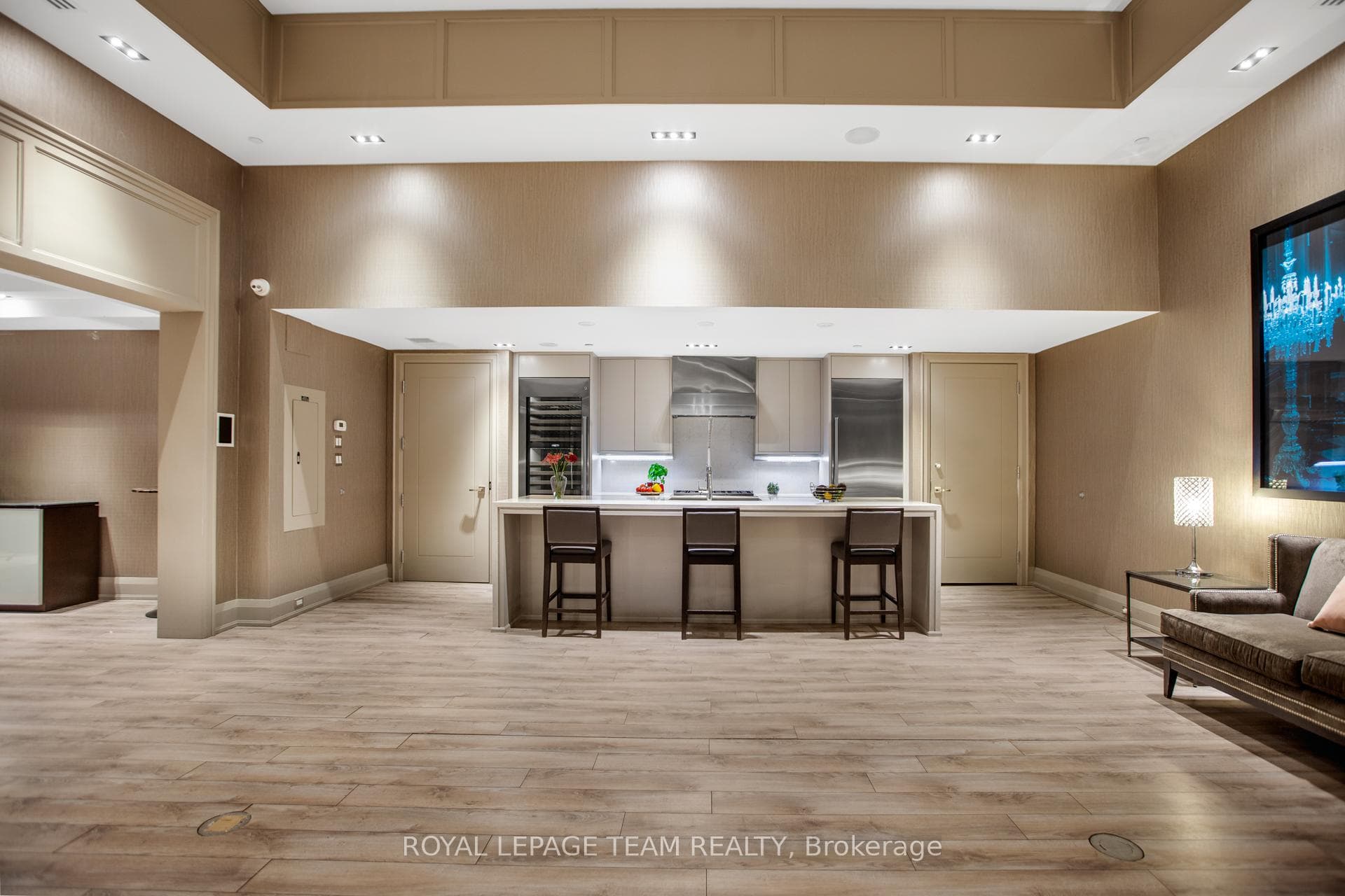 111 Champagne Avenue Unit 1506 photo 32