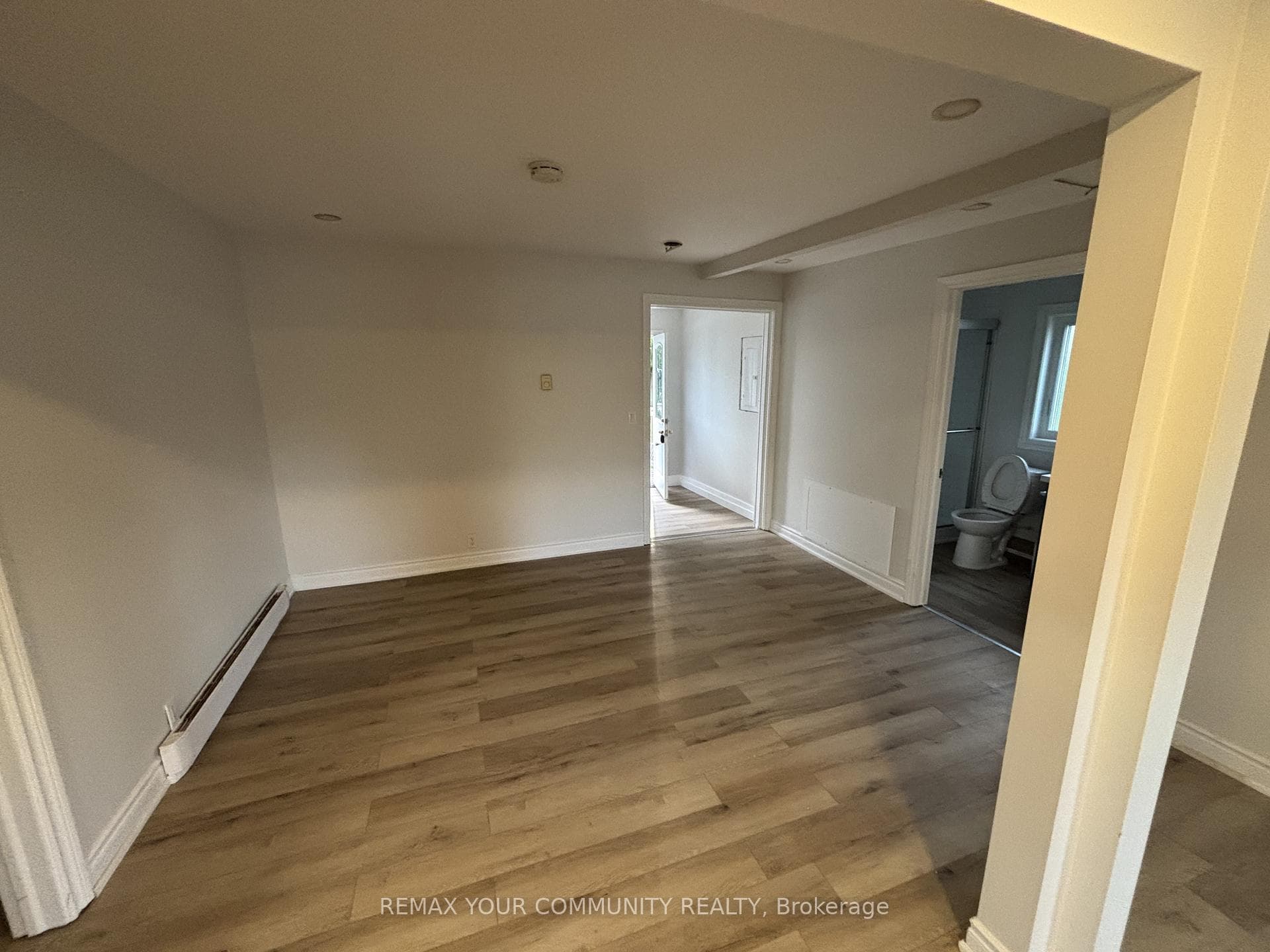 262 The Queensway Road photo 12
