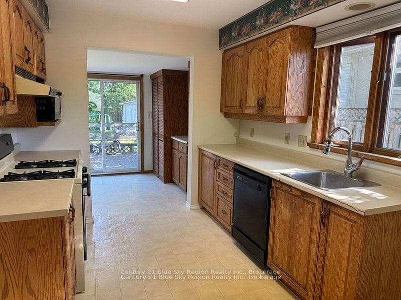140 Fifth Avenue photo 2