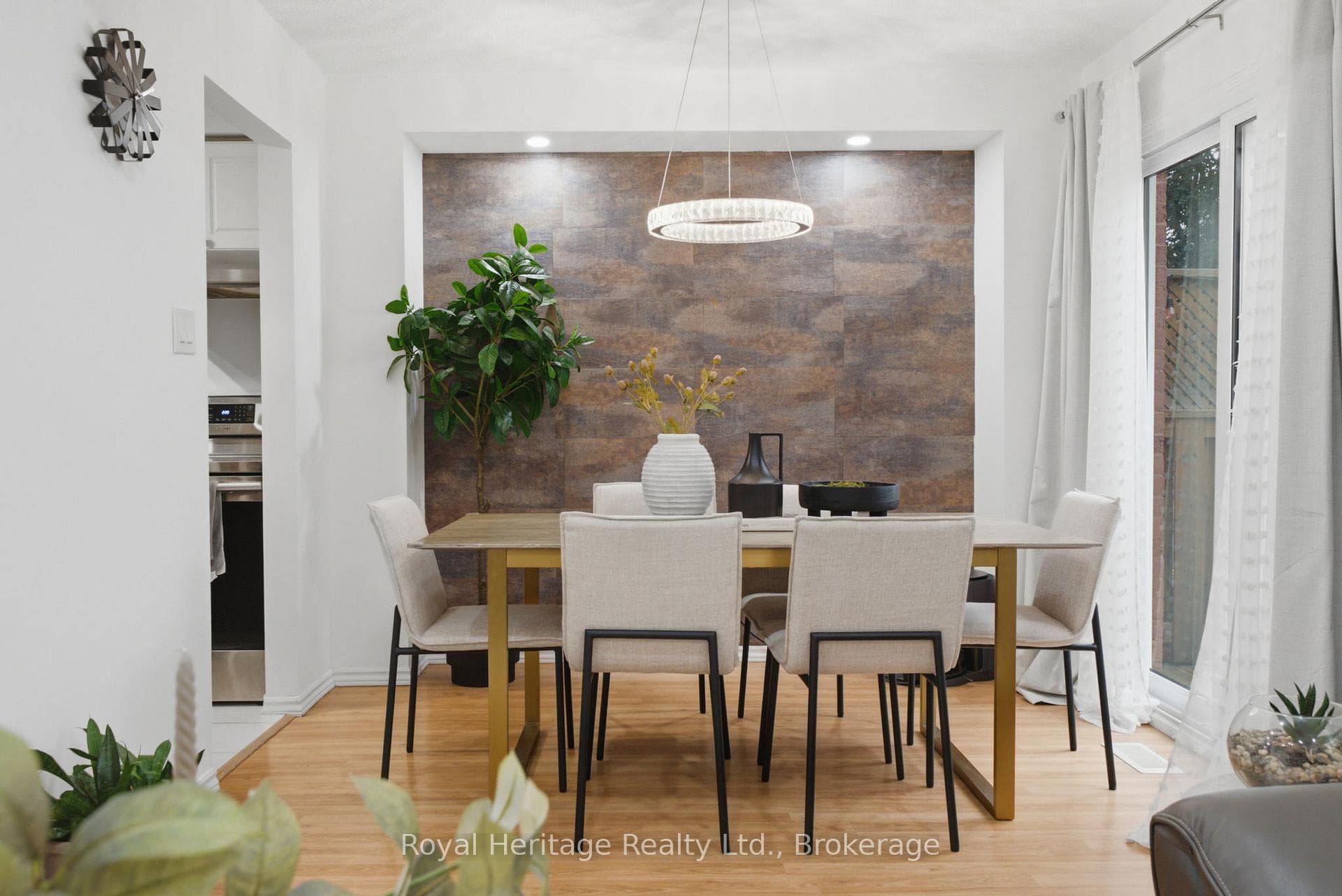 115 Avenue Road Unit 26 photo 8