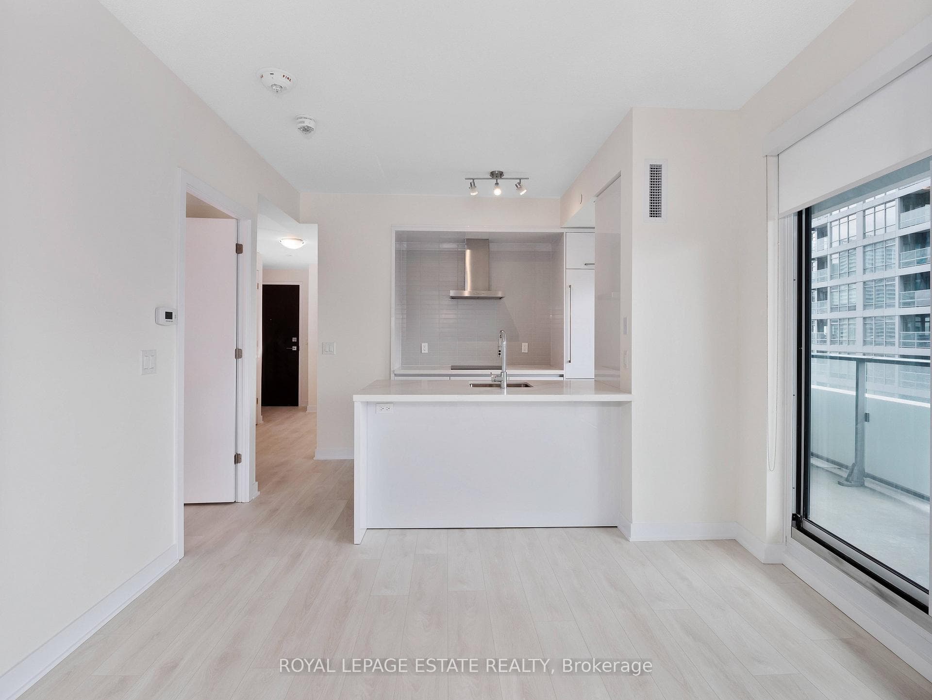 2221 Yonge Street Unit 1708 photo 7