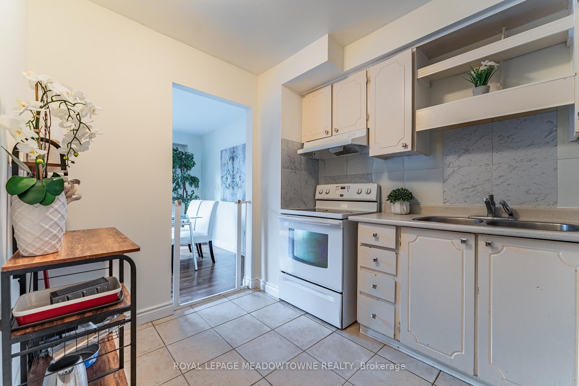 437 Ontario Street photo 15
