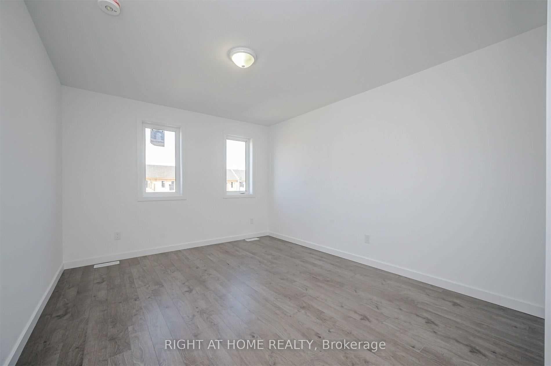 406 Alberta Street photo 4