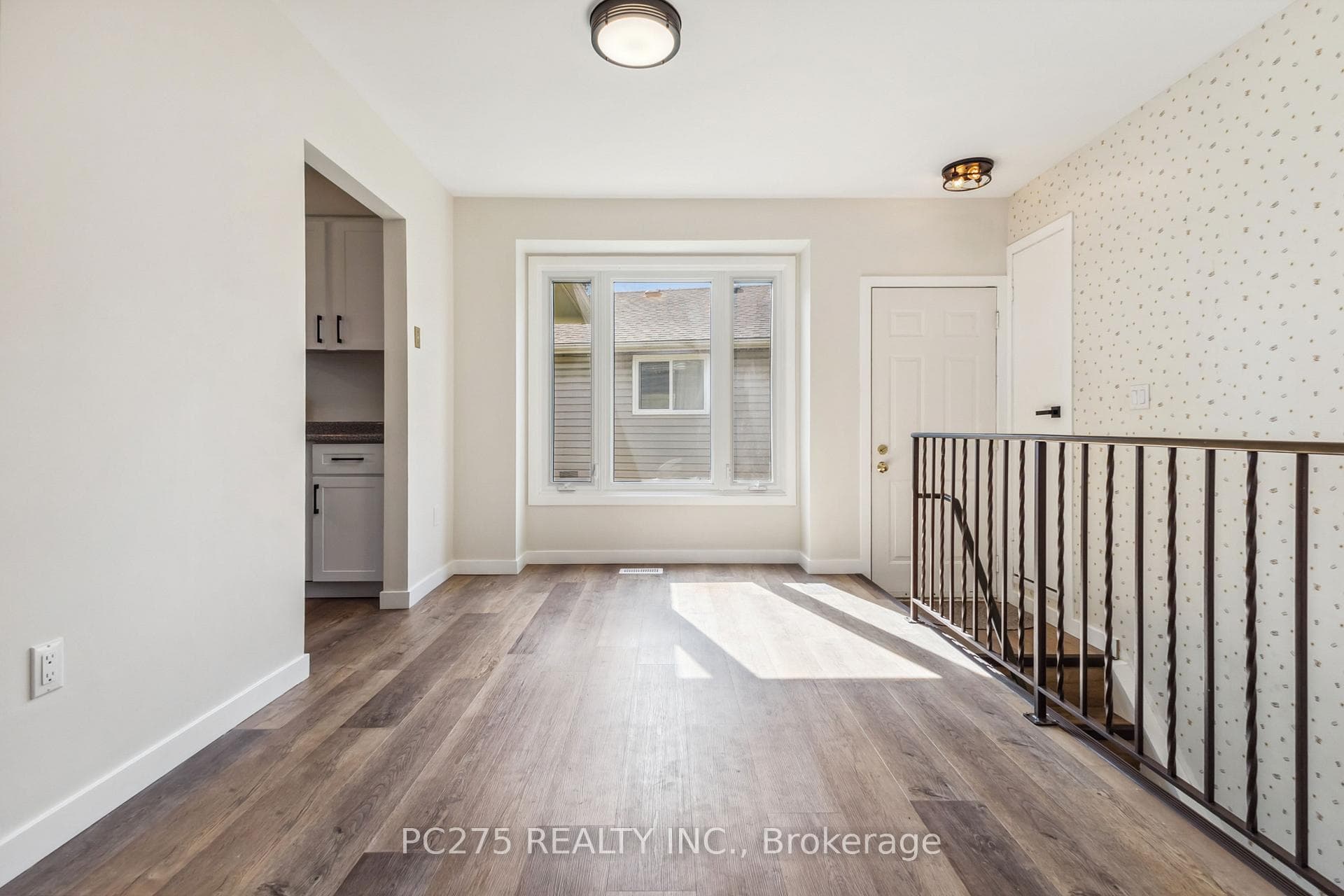 107 Inverary Crescent photo 23