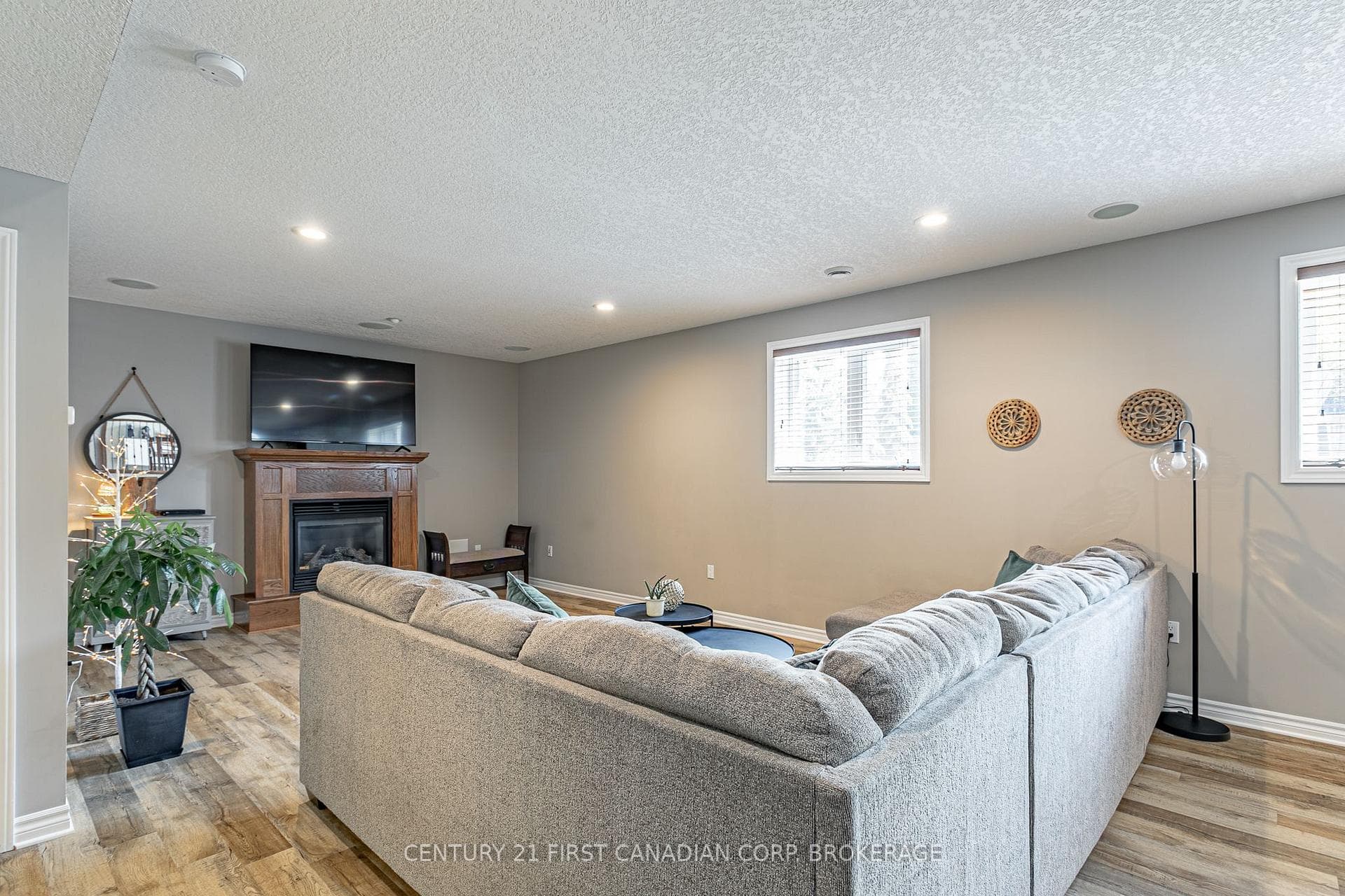 270 Boyd Boulevard photo 22