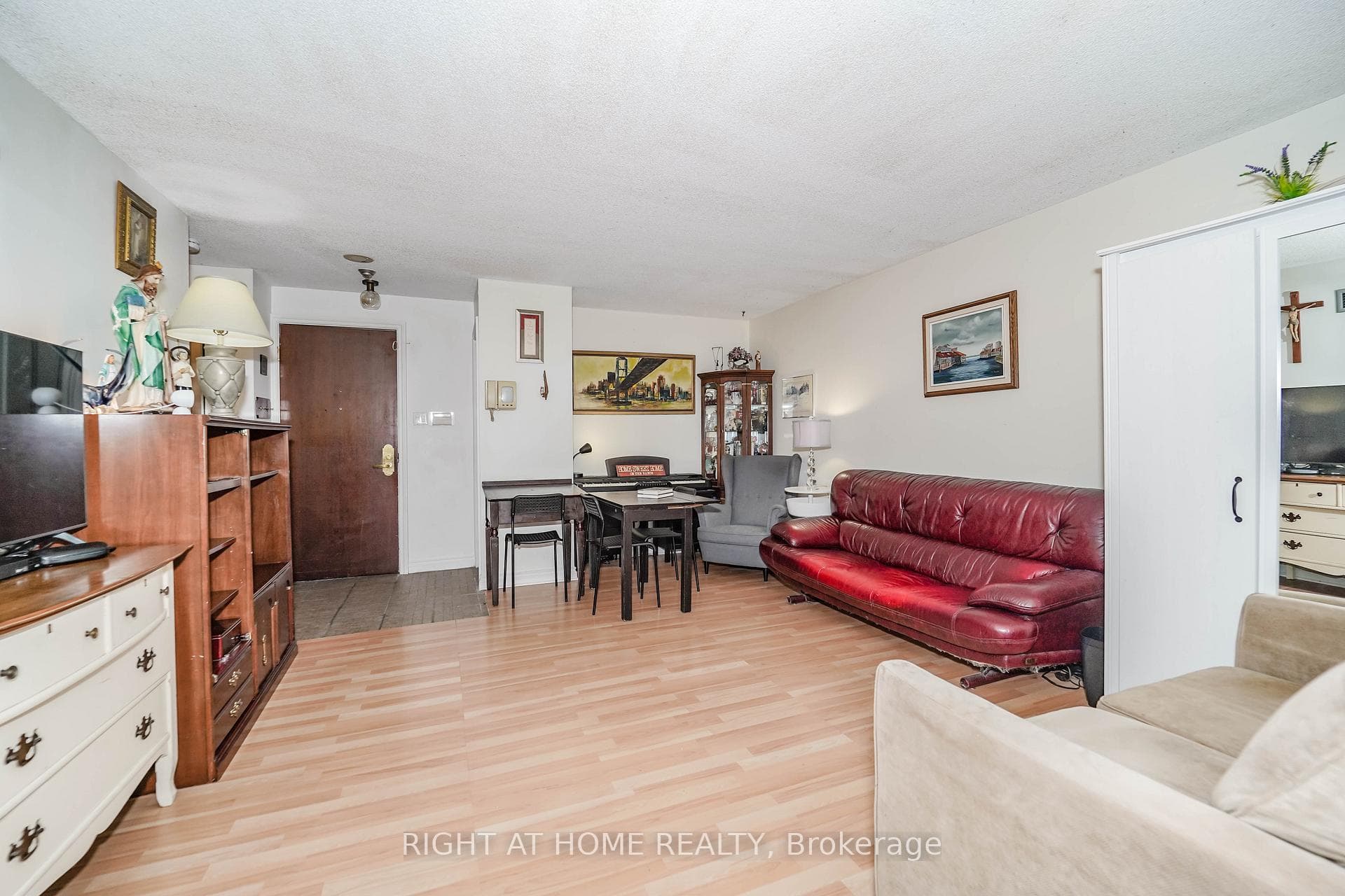 1210 Don Mills Road Unit 123 photo 9