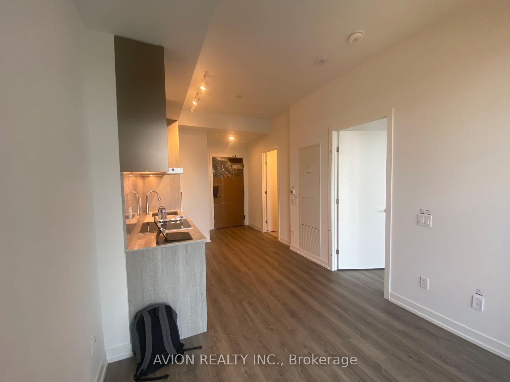771 Yonge Street Unit 1205 photo 7
