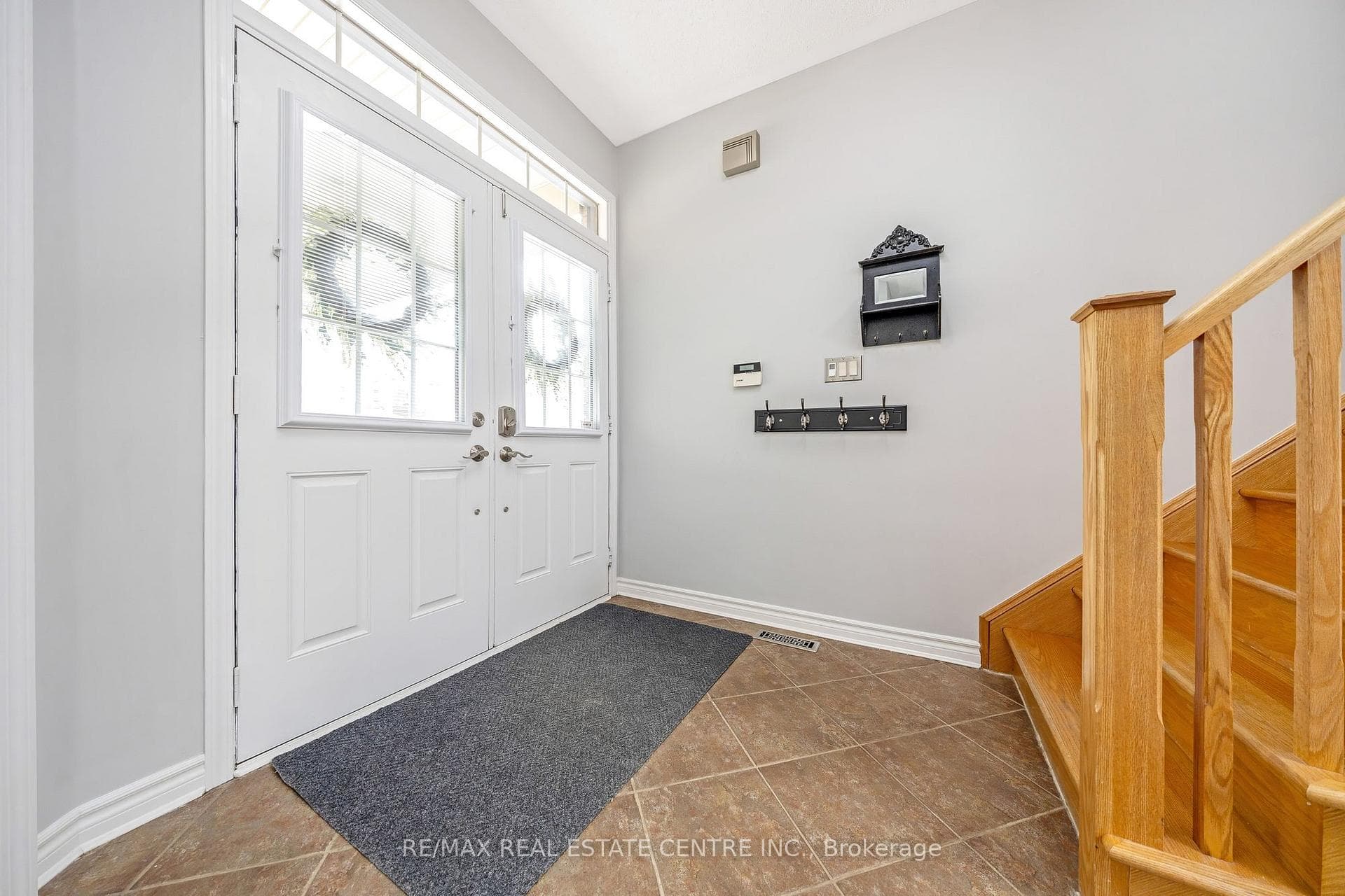 823 Biggar Heights photo 6