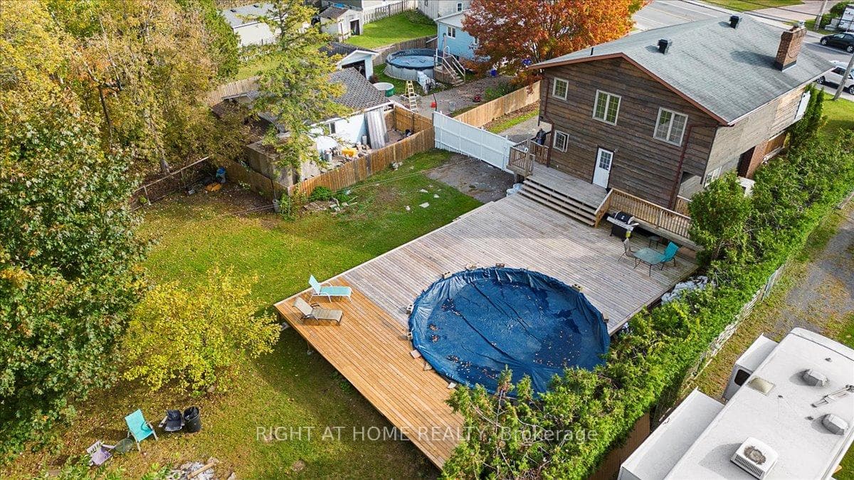 424 LAURIER Street photo 6