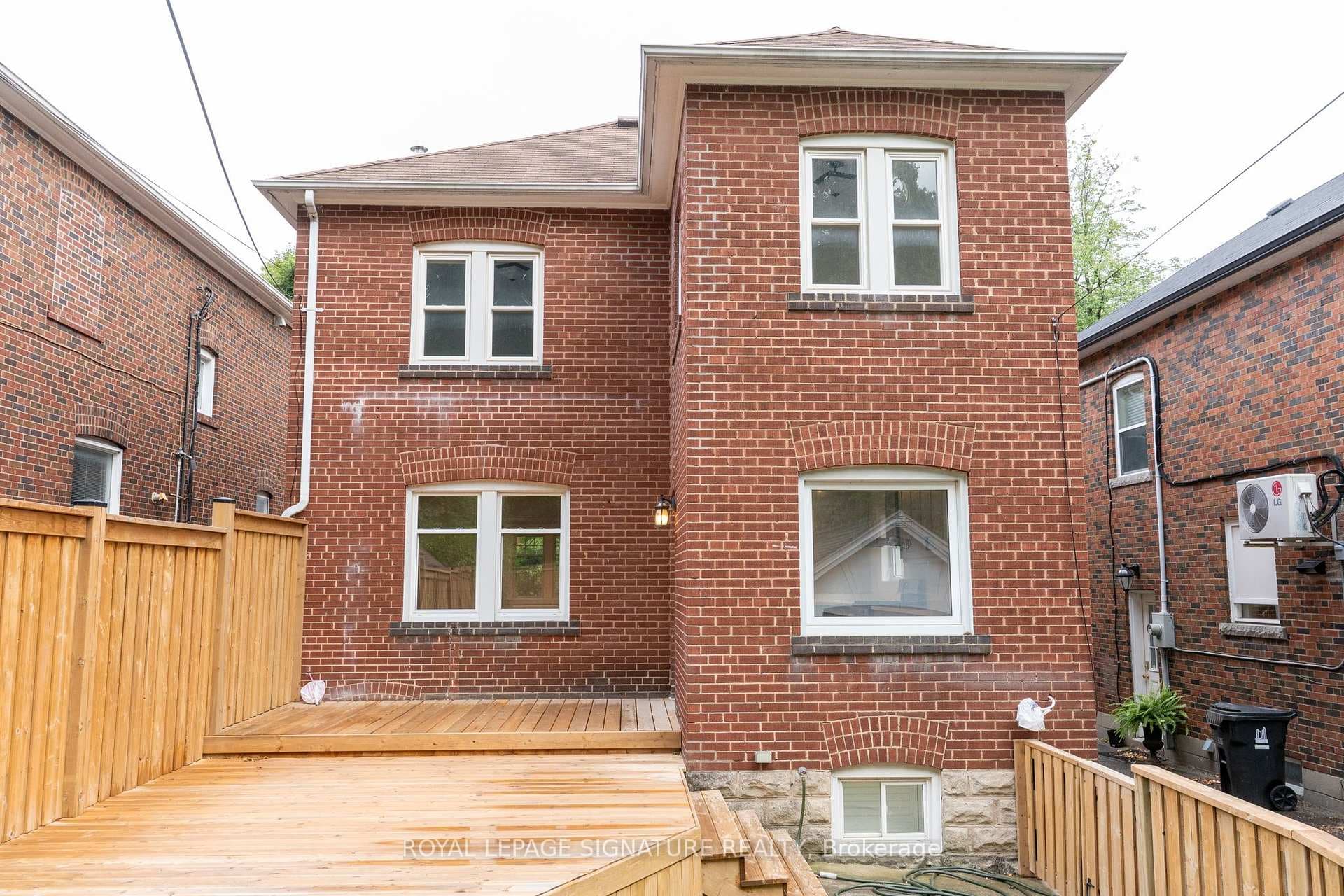 184 Lawrence Avenue photo 26