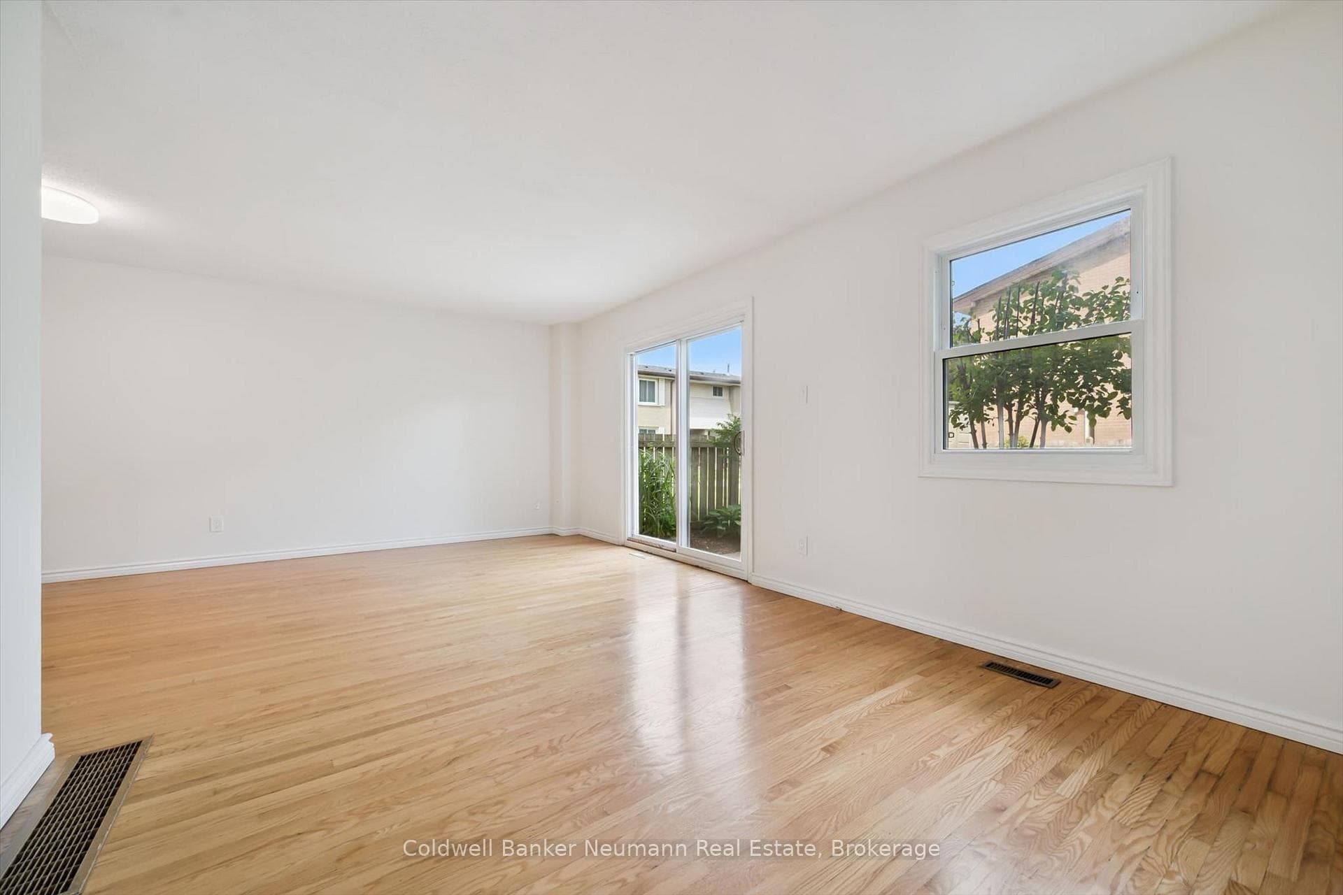 427 Victoria Road Unit C-22 photo 7