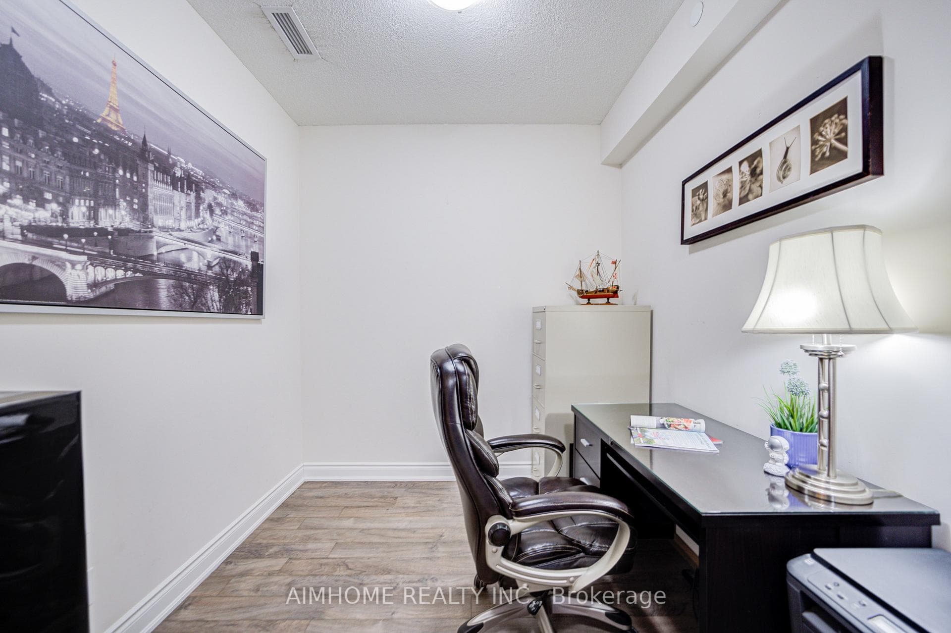 277 South Park Road Unit 602 photo 16