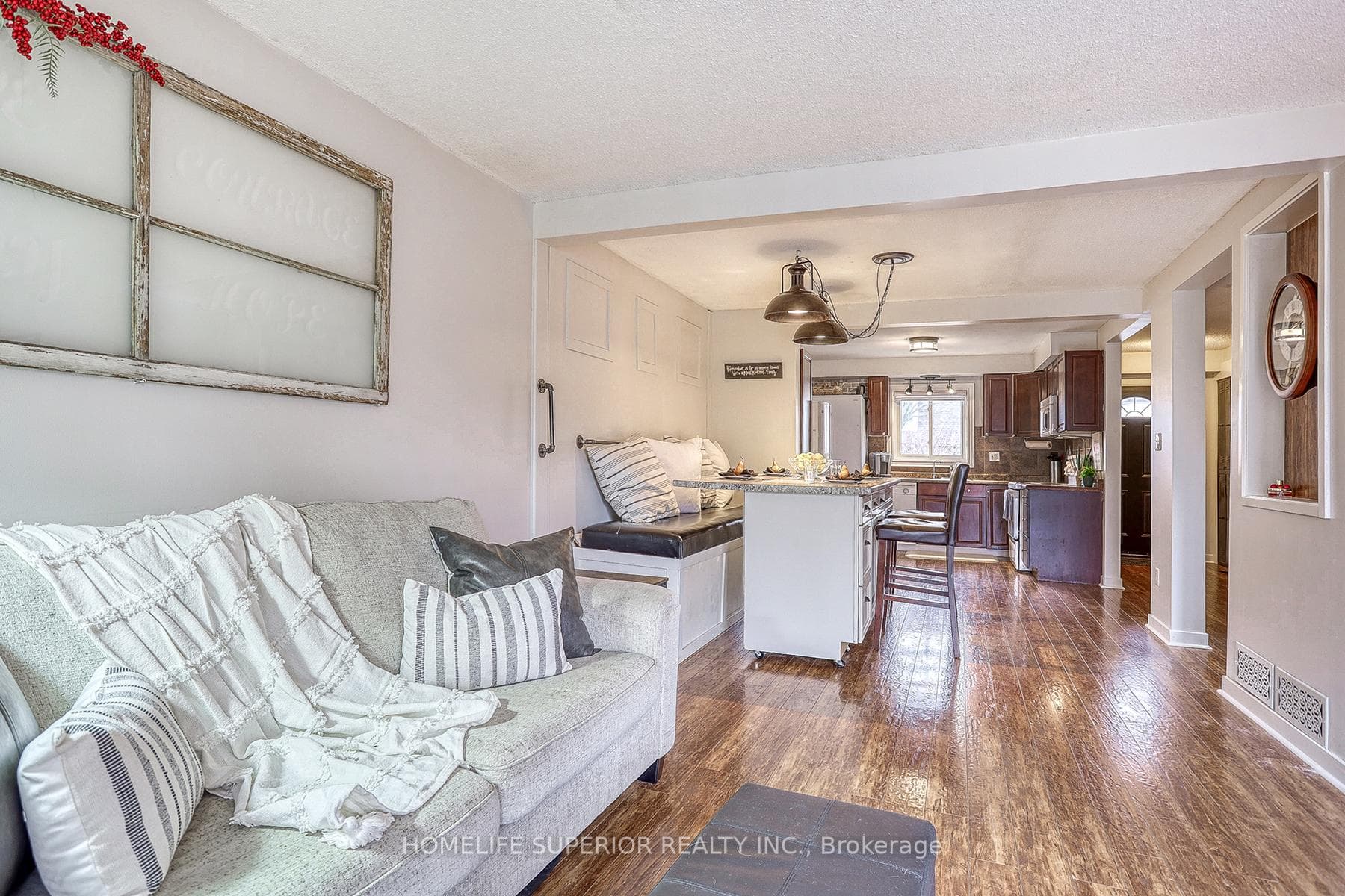 1295 Ludlow Court photo 8