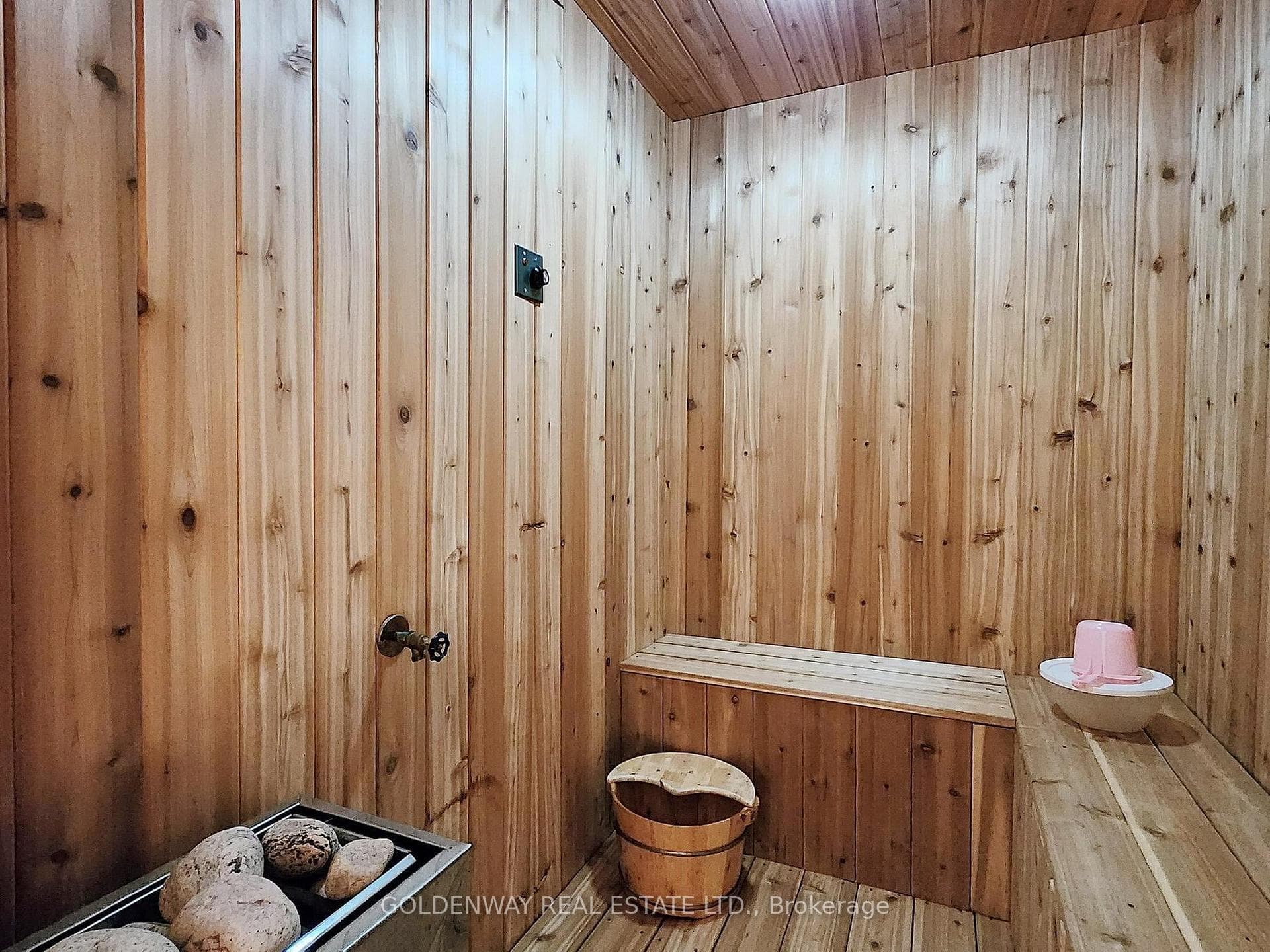 17 Garden Park Avenue photo 37