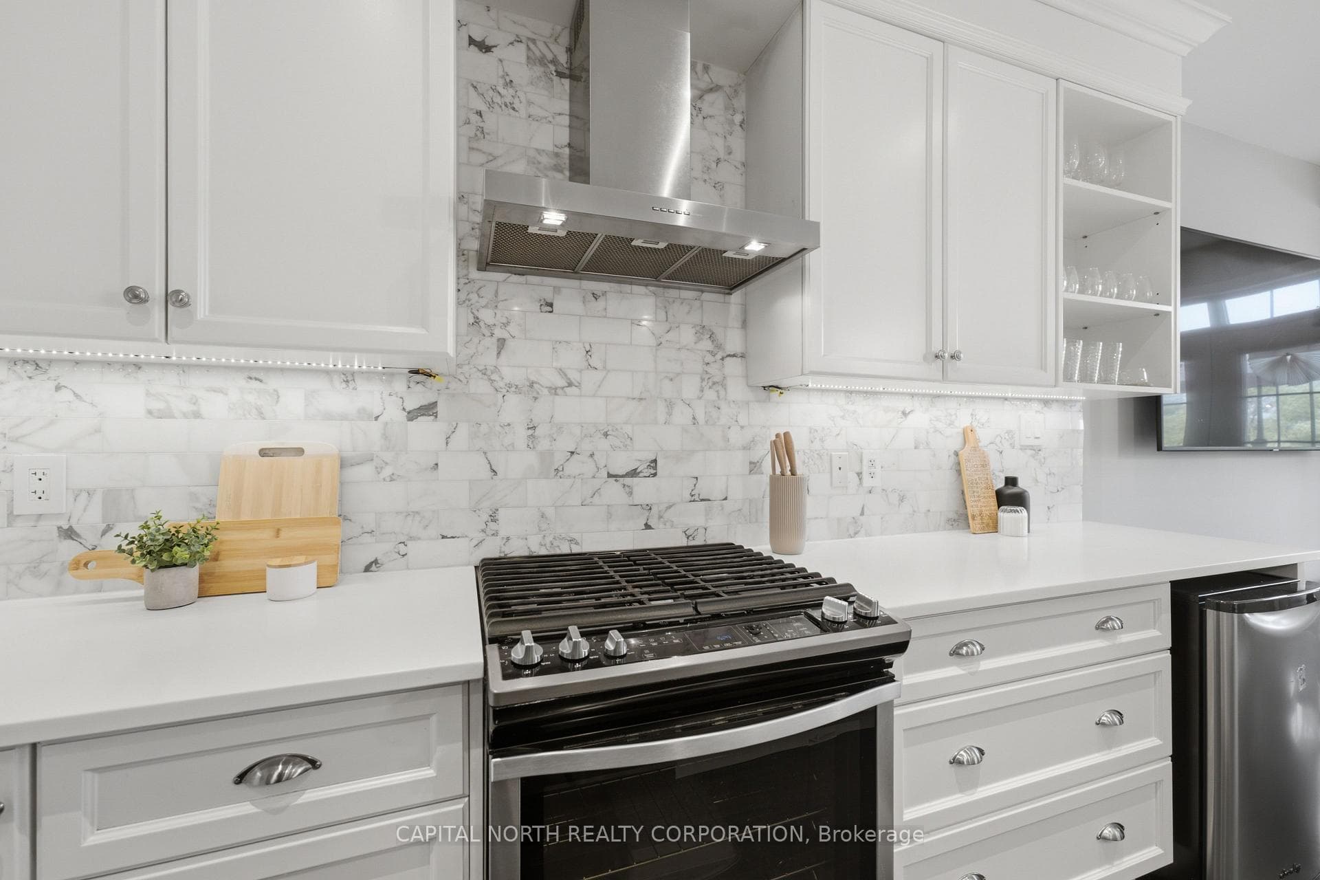 18 Alex Campbell Crescent photo 8