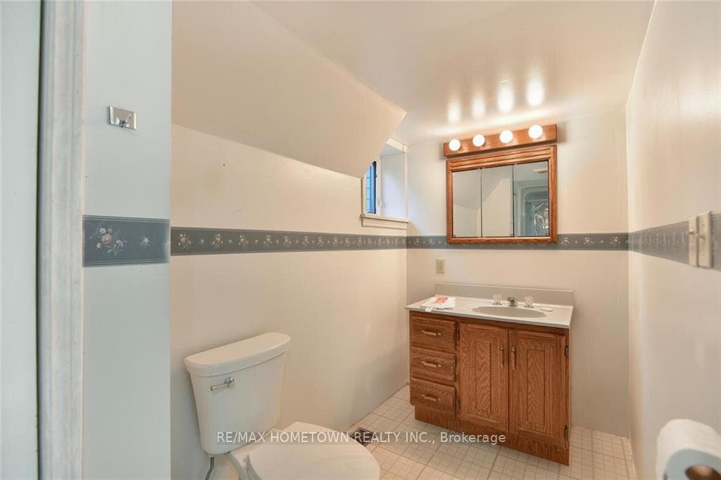 66 KEEFER Street photo 17