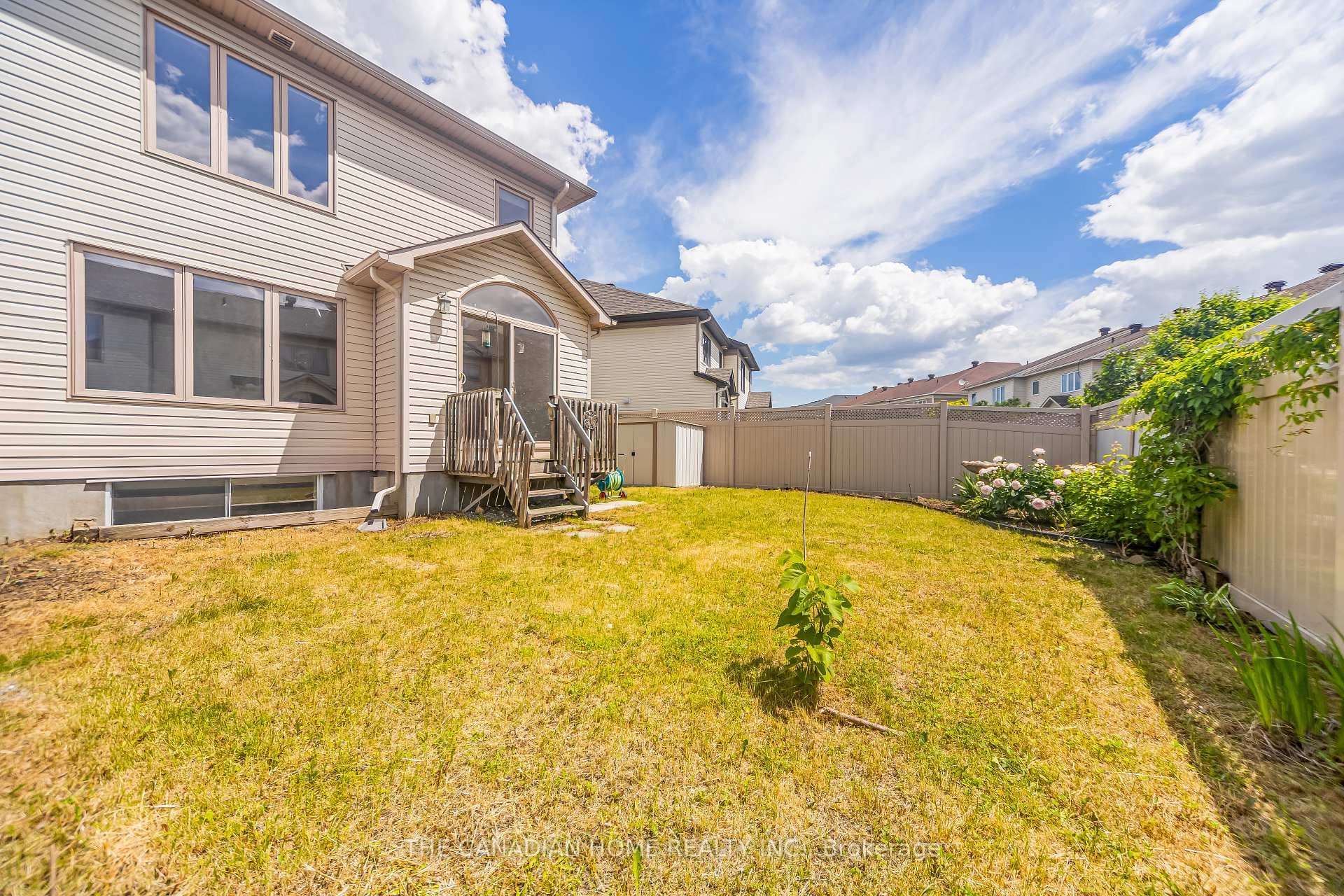 223 Garrity Crescent photo 40