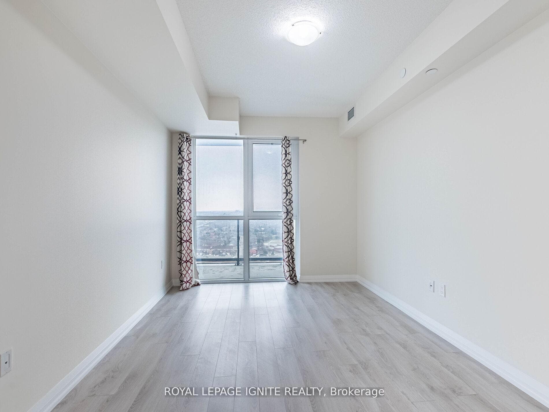 35 Watergarden Drive Unit 2516 photo 18