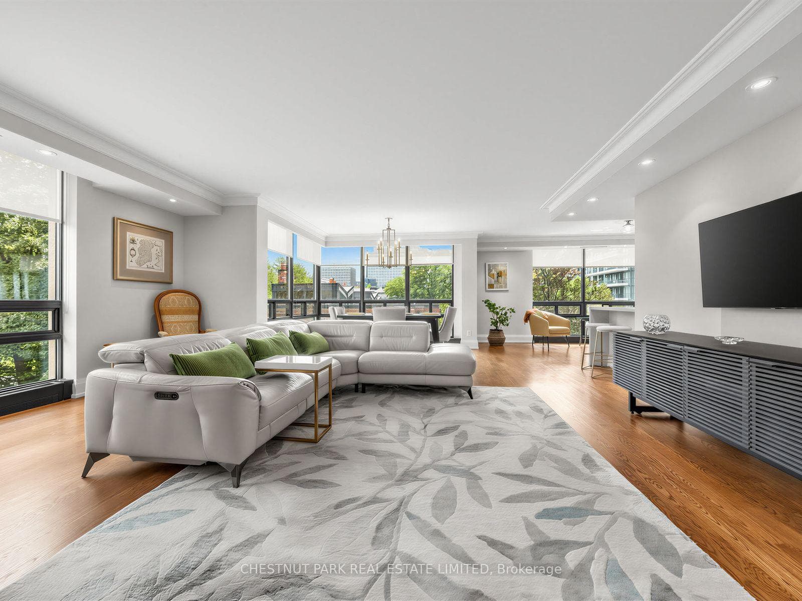 625 Avenue Road Unit 304 photo 14