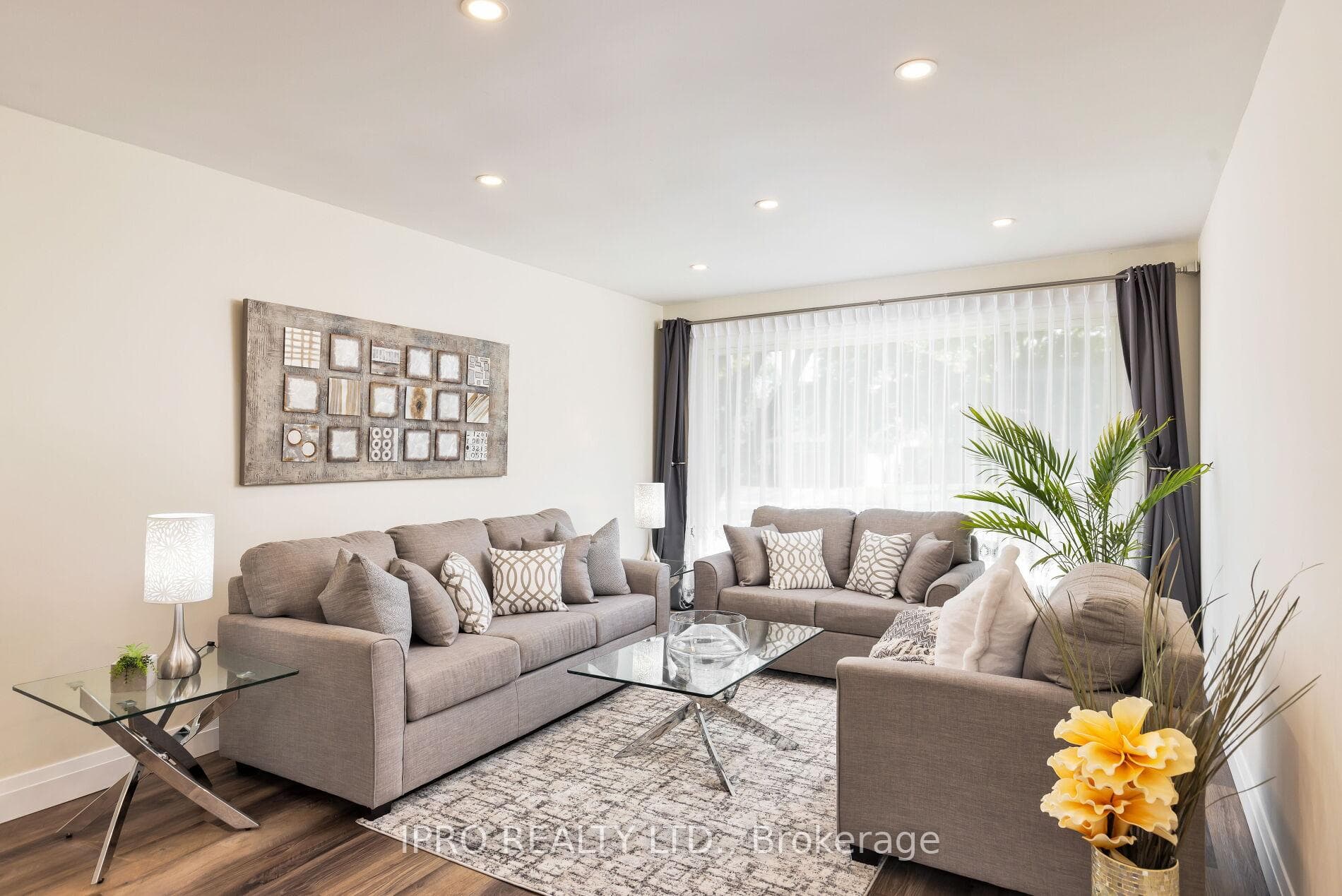 1111 Vanier Drive photo 5