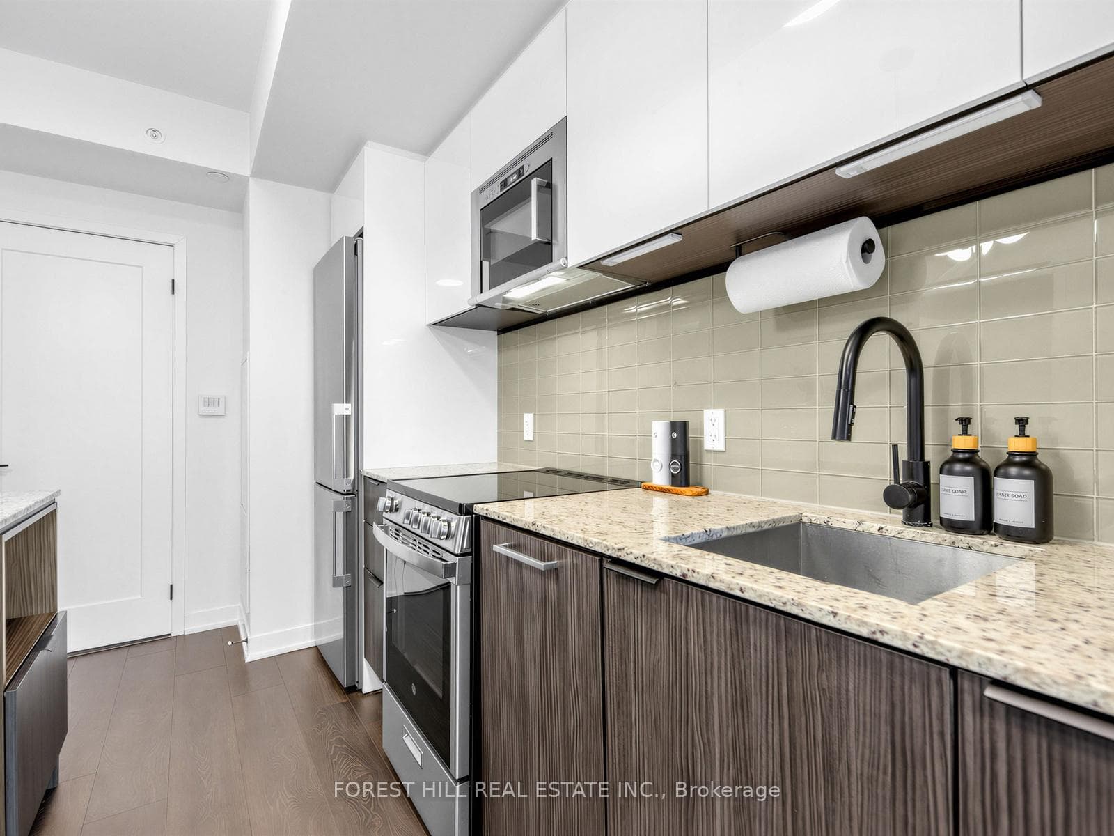 31 Tippett Road Unit 438 photo 11