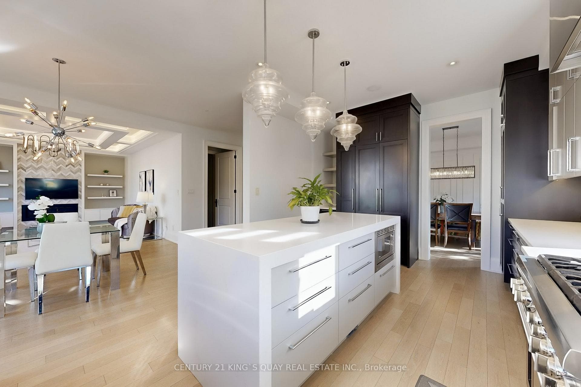 8 Parkway Avenue photo 17