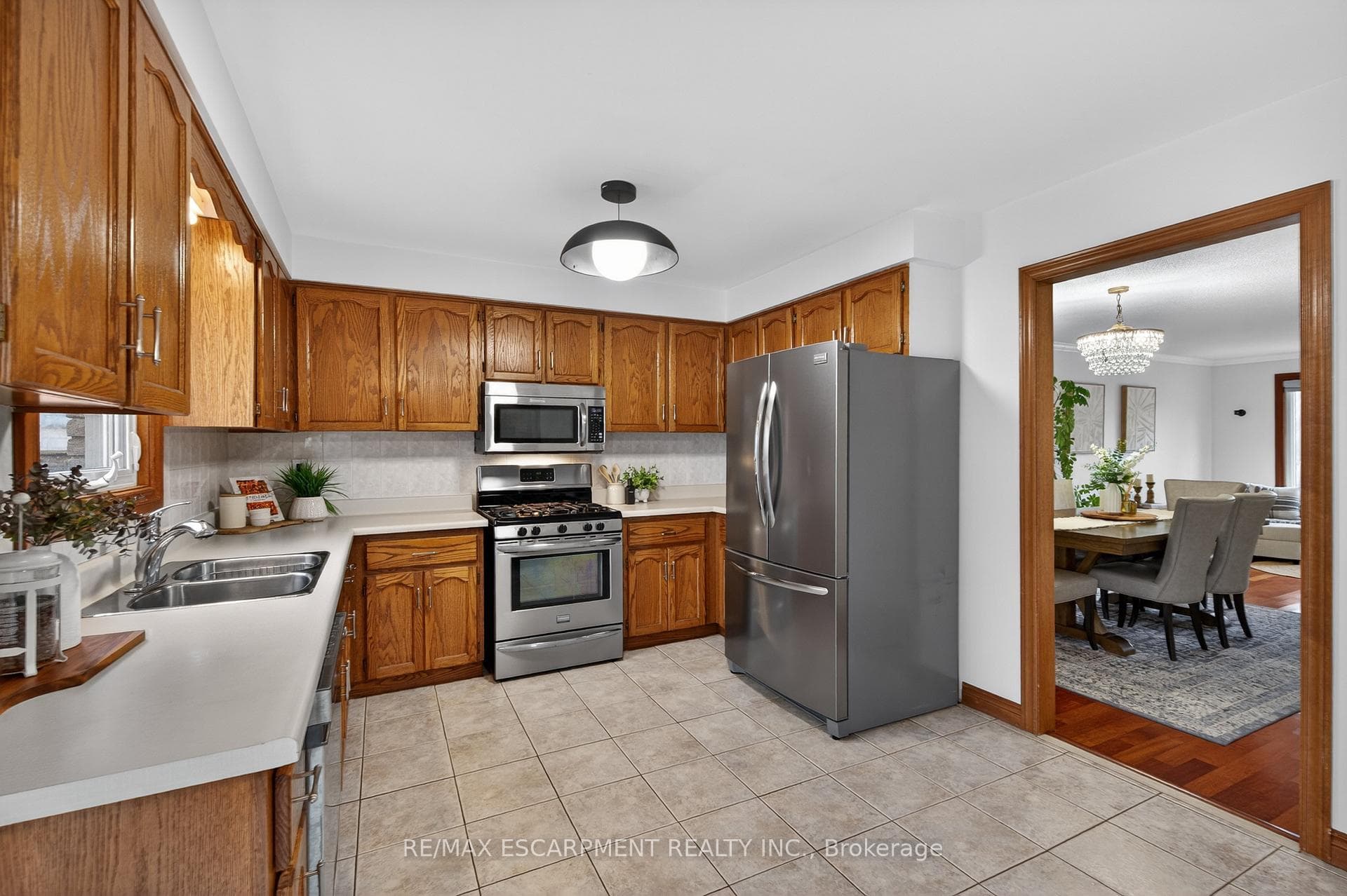 47 Sumner Crescent photo 6