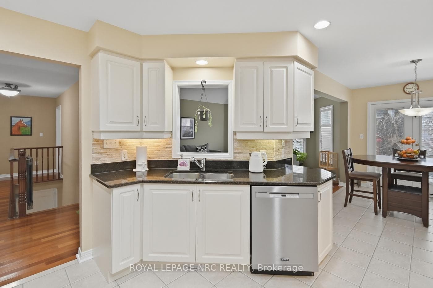 65 MCCAFFERY Crescent photo 13