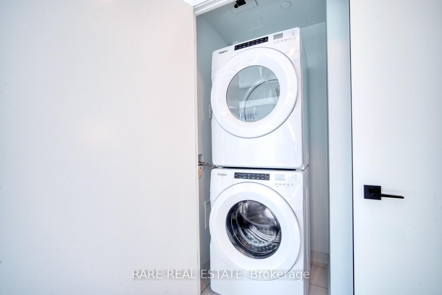 327 King Street Unit 2703 photo 7