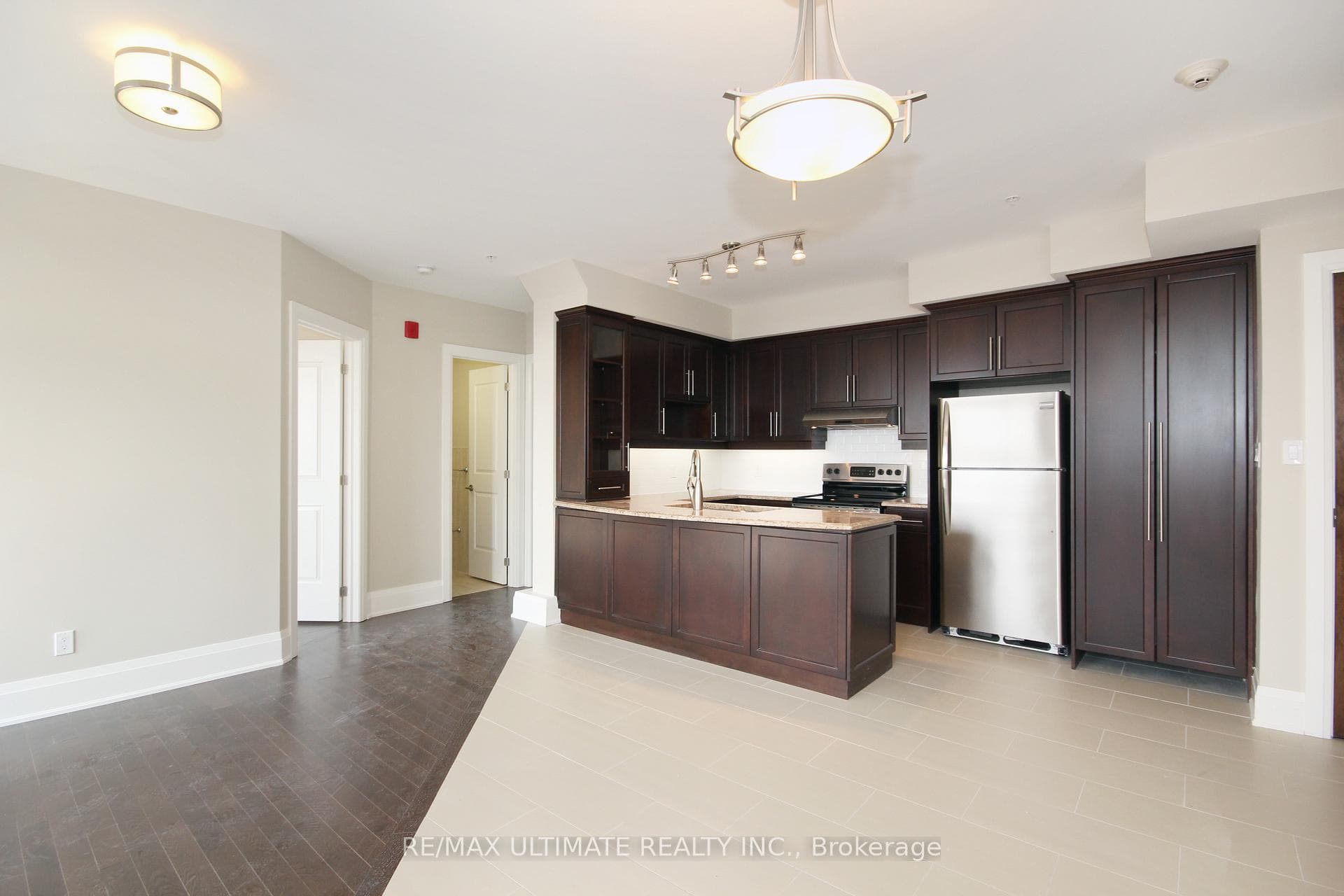 458 Oakwood Avenue Unit 402 photo 12