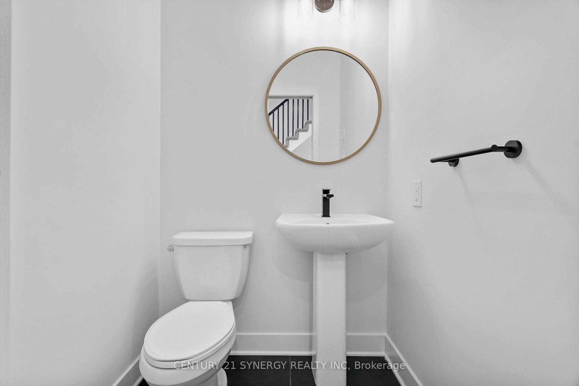 92 Longworth Avenue photo 8
