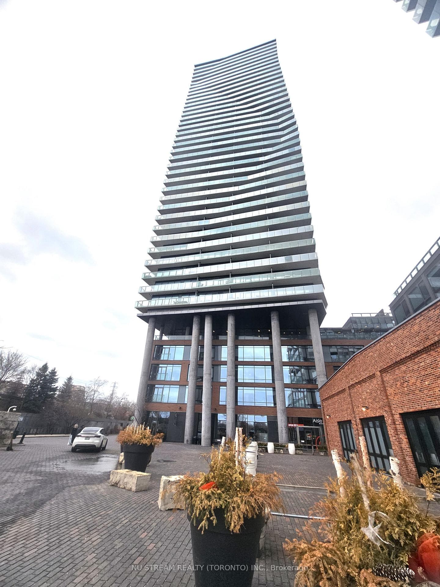 70 Distillery Lane Unit 1301 photo 1