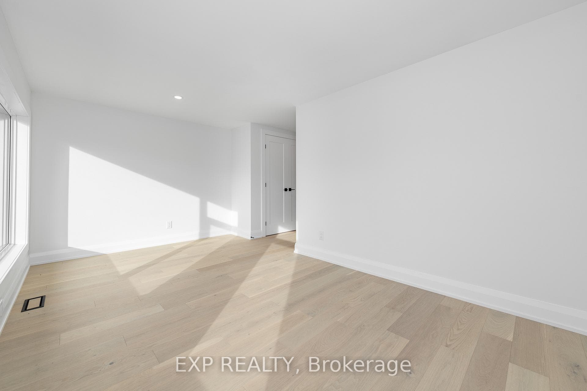 533 BROADHEAD Avenue Unit A photo 27