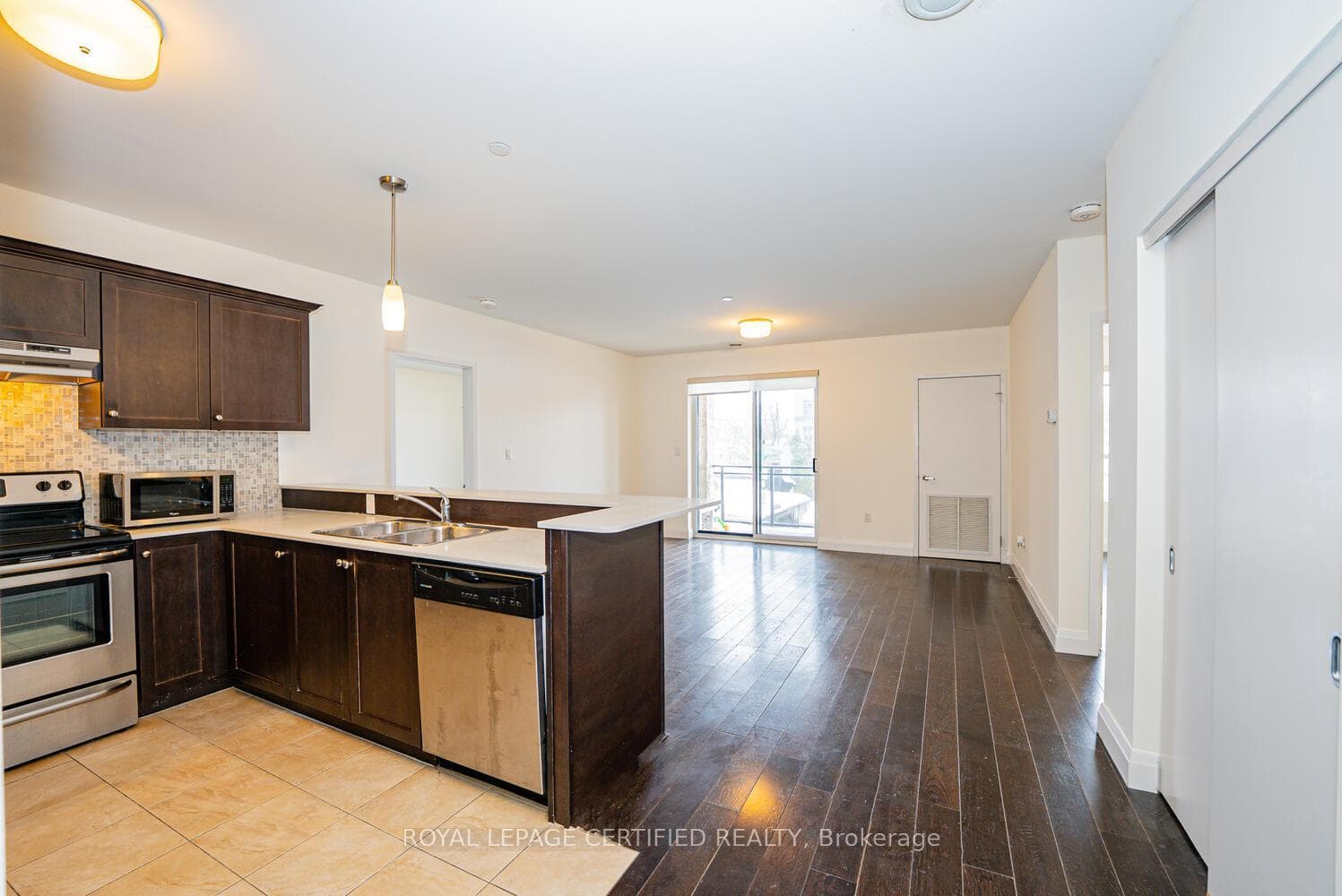 26 Wellington Street Unit 205 photo 13