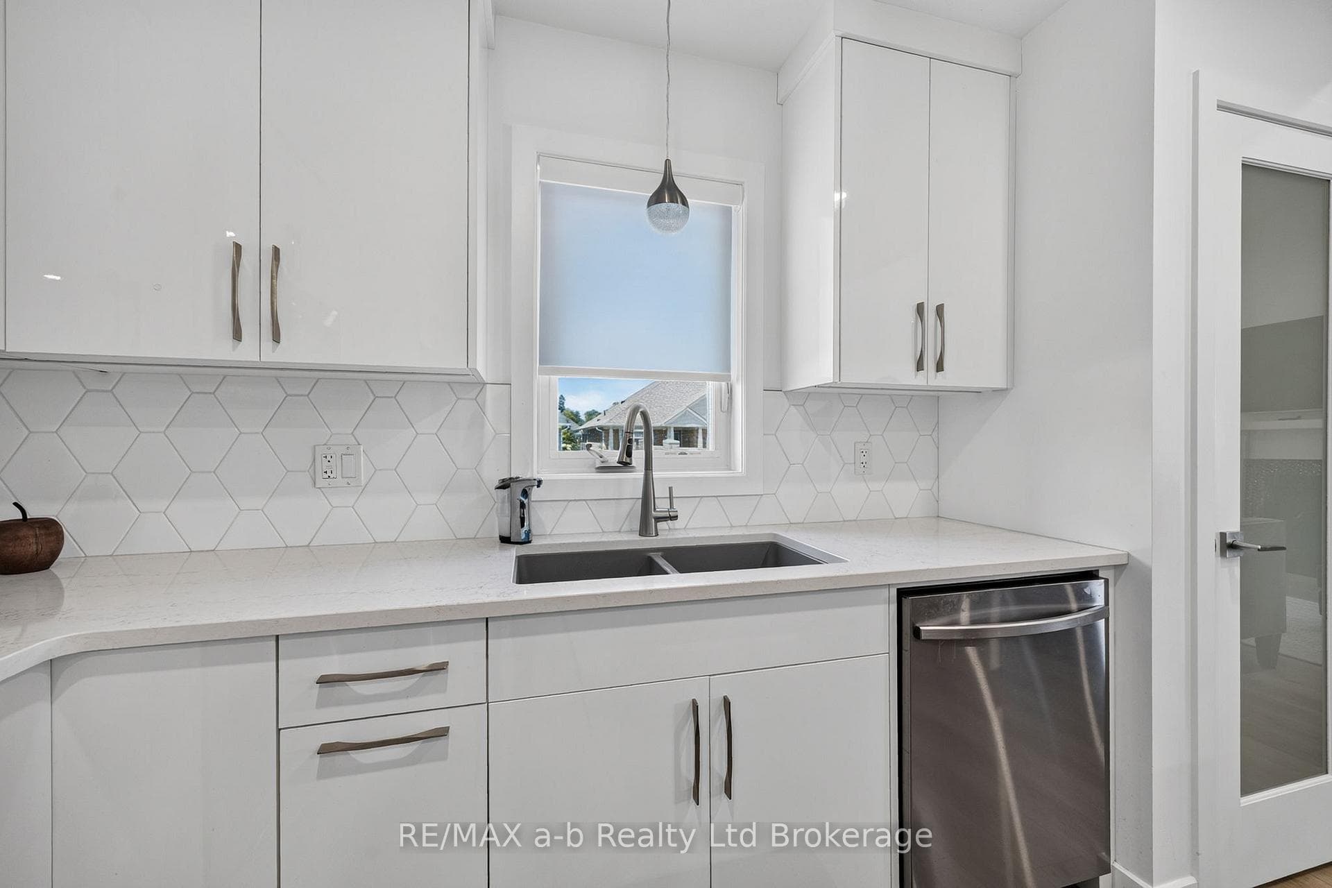 268 Wilson Avenue photo 18