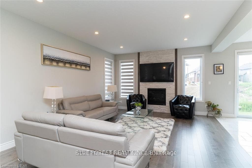 1661 Finley Crescent photo 10