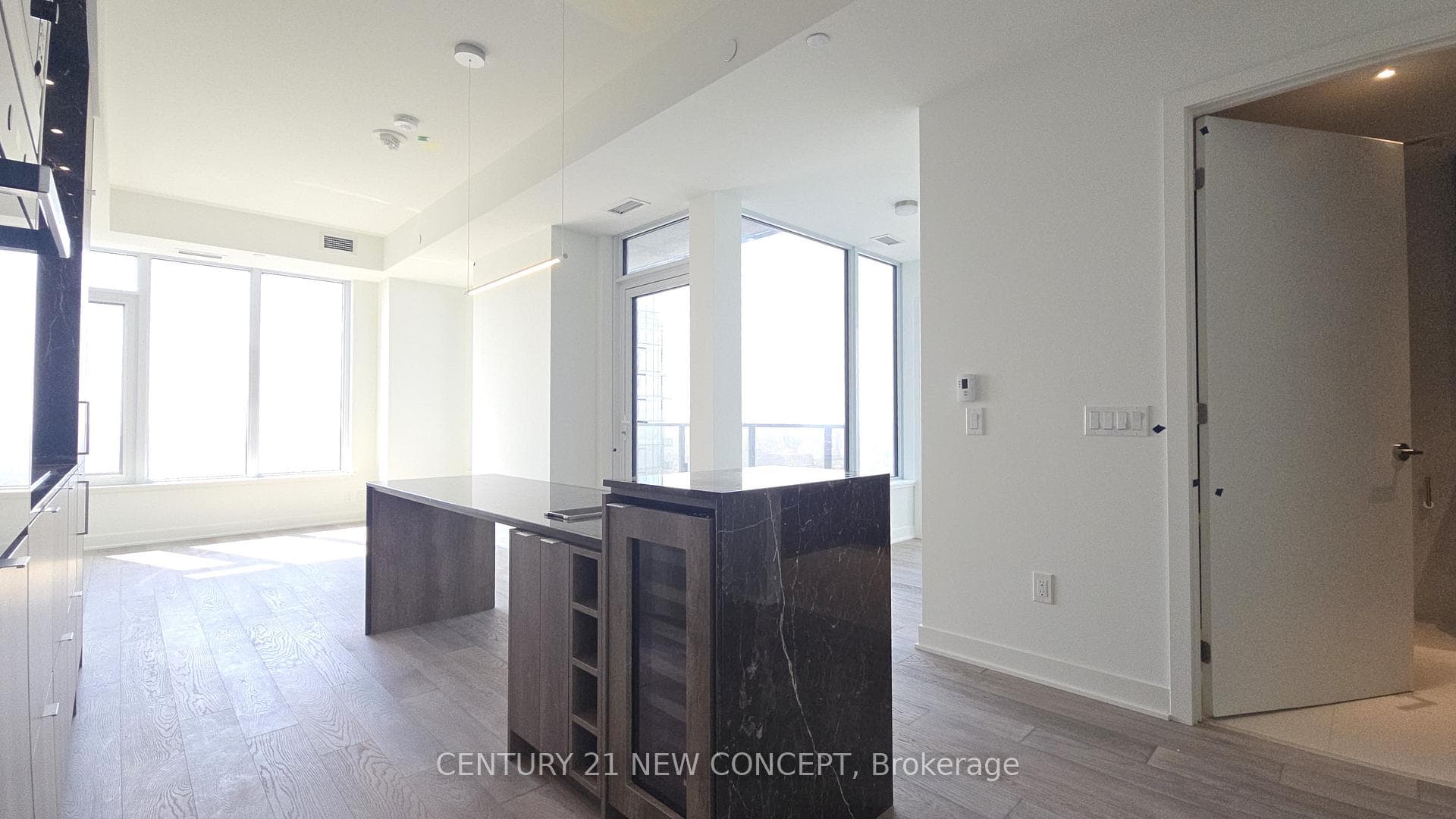 11 Yorkville Avenue Unit 5602 photo 5