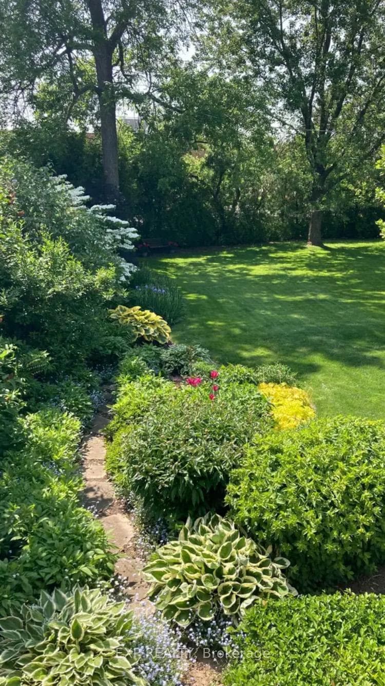 99 Swanhurst Boulevard photo 32