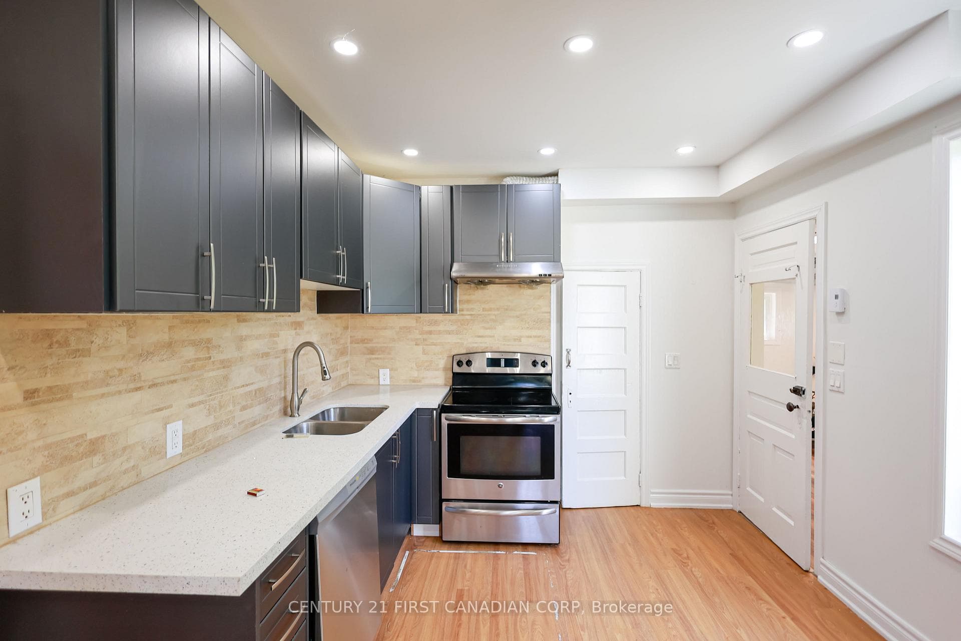 188 Furnival Road photo 5