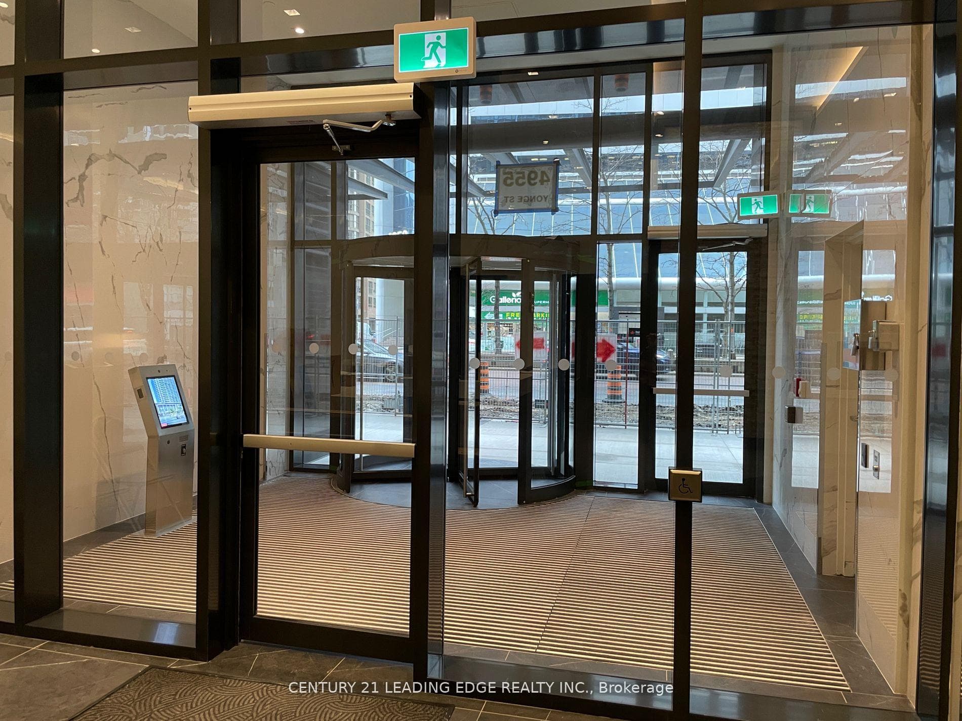 4955 Yonge Street Unit 1115 photo 2