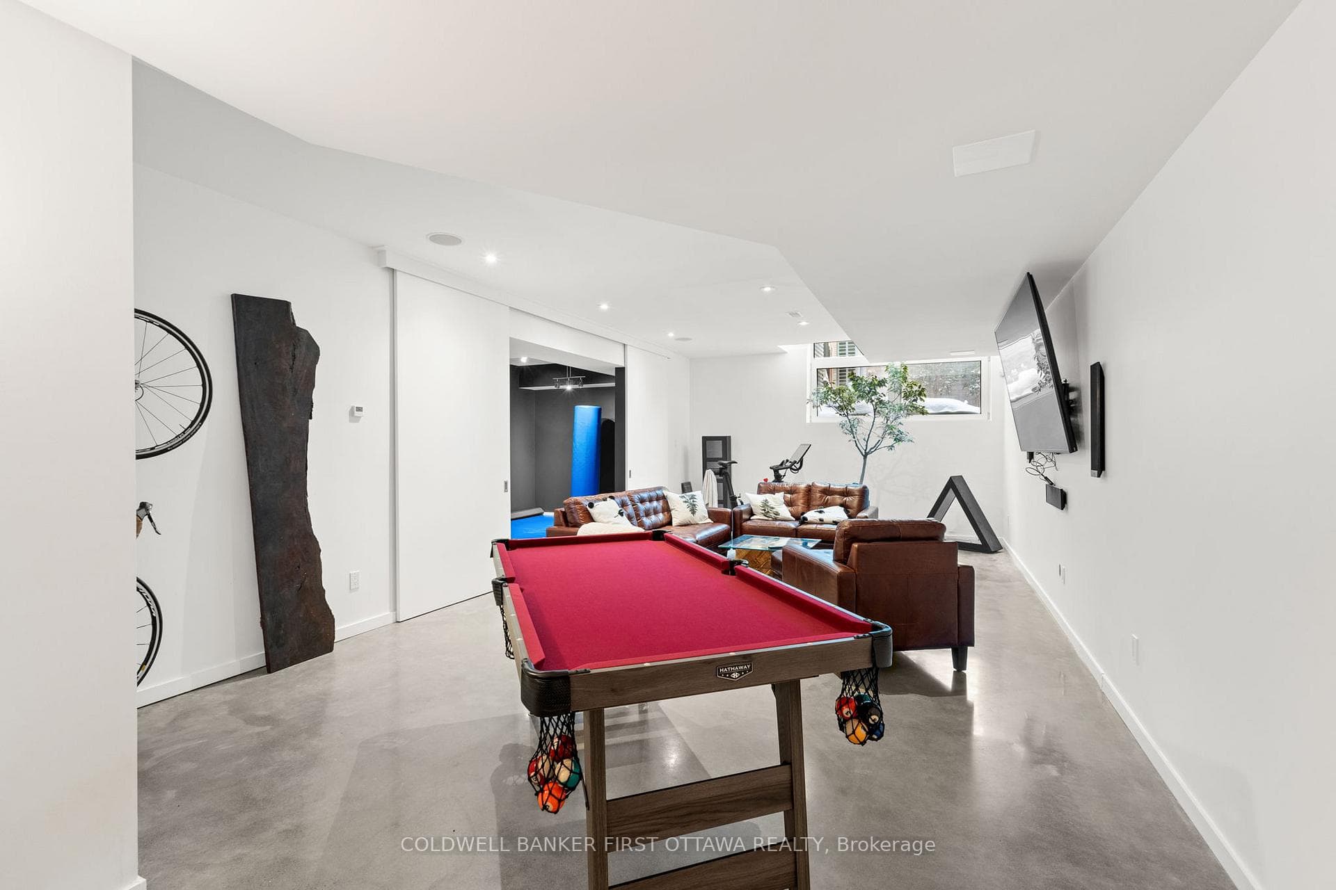 80 HOLLAND Avenue photo 39
