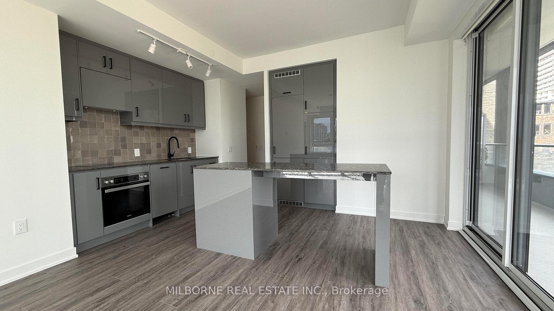 9 Tecumseth Street Unit 412 photo 8