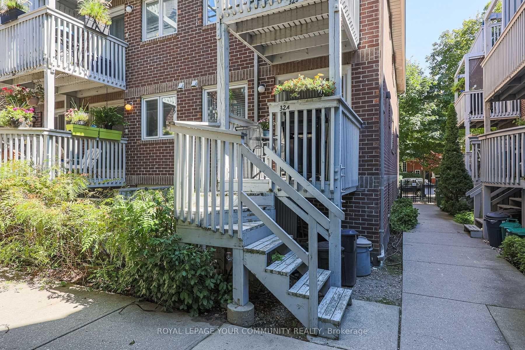 32 A Massey Street photo 22