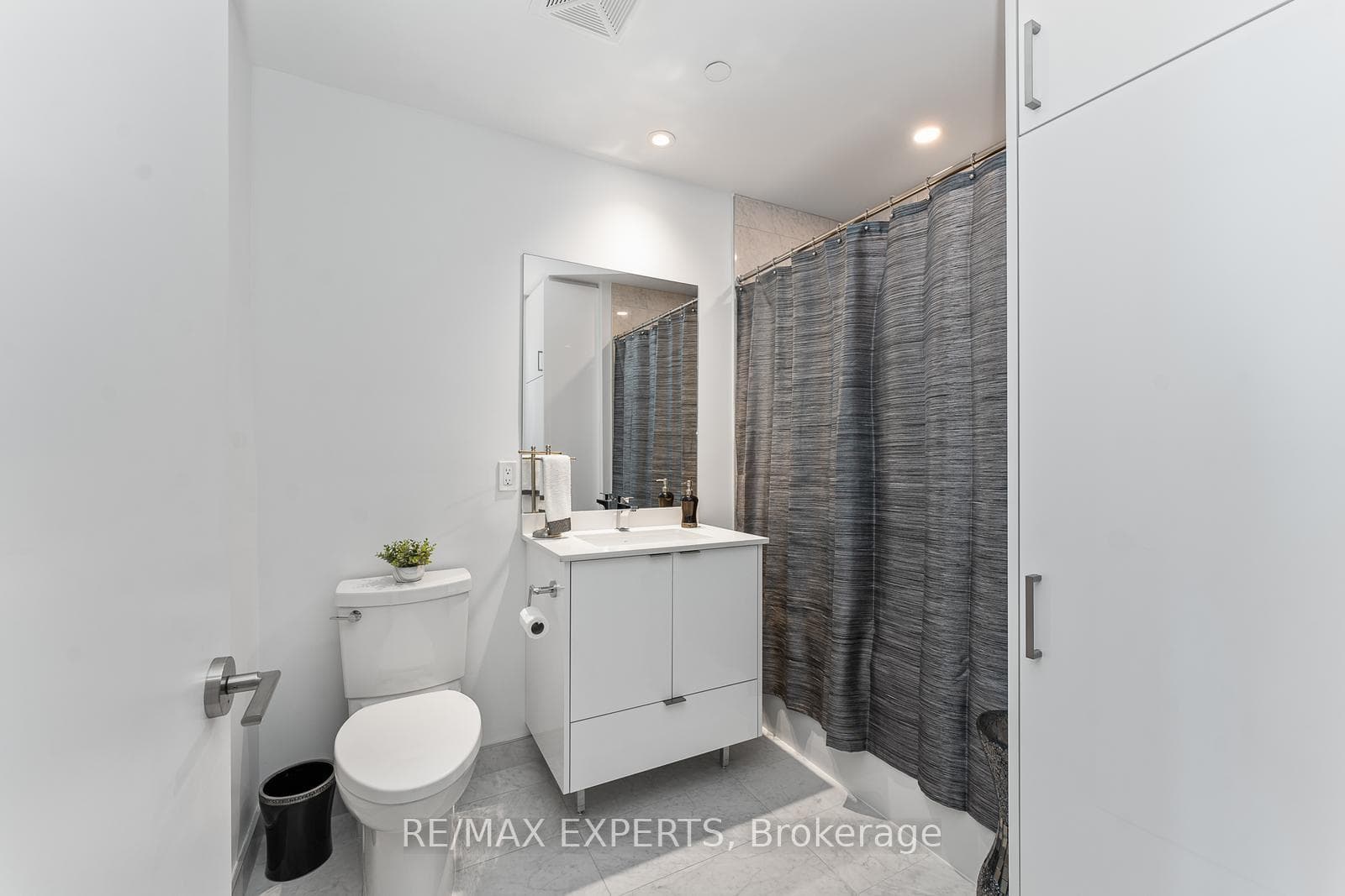 1928 Lakeshore Boulevard Unit 4203 photo 22