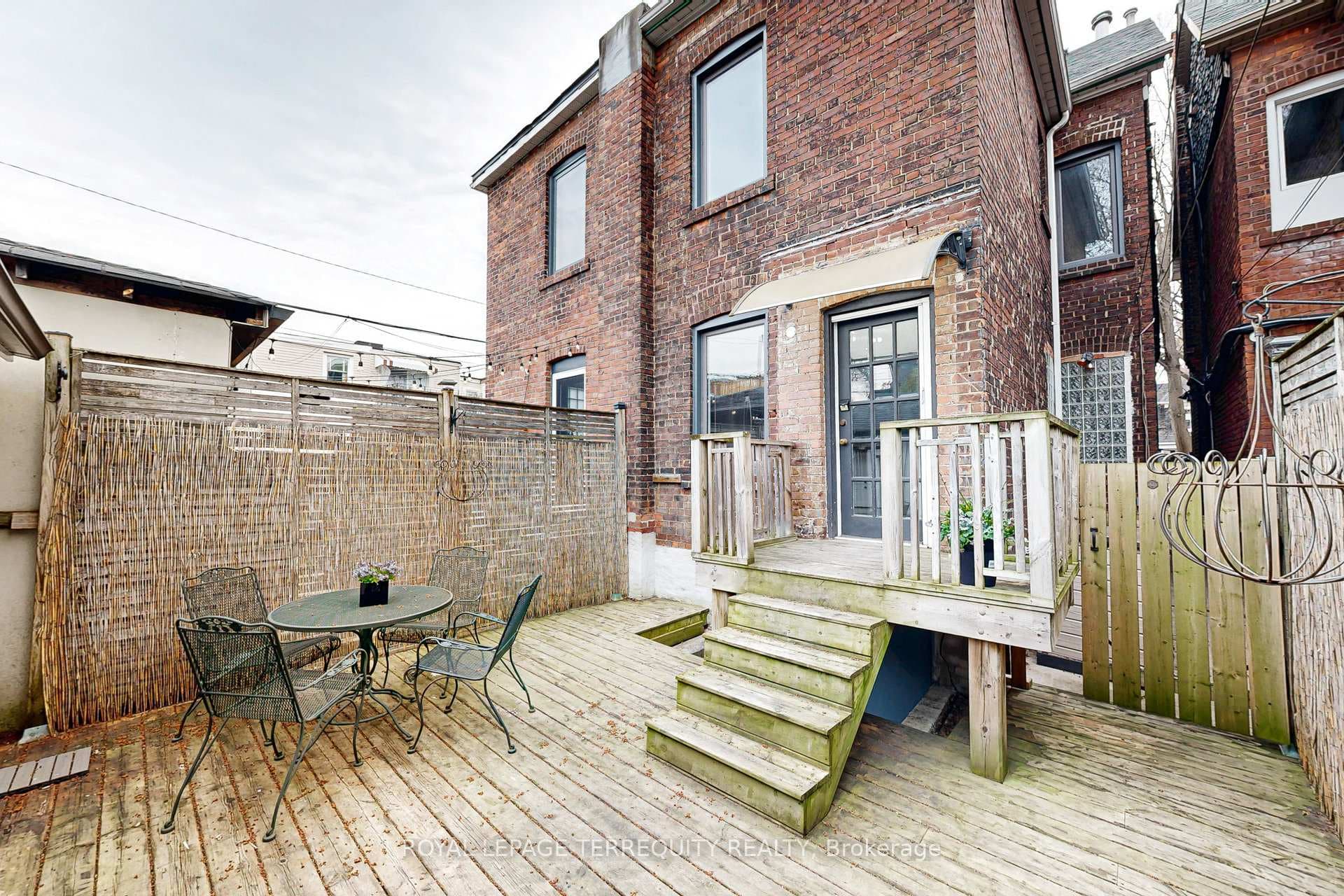 40 Strathcona Avenue photo 33