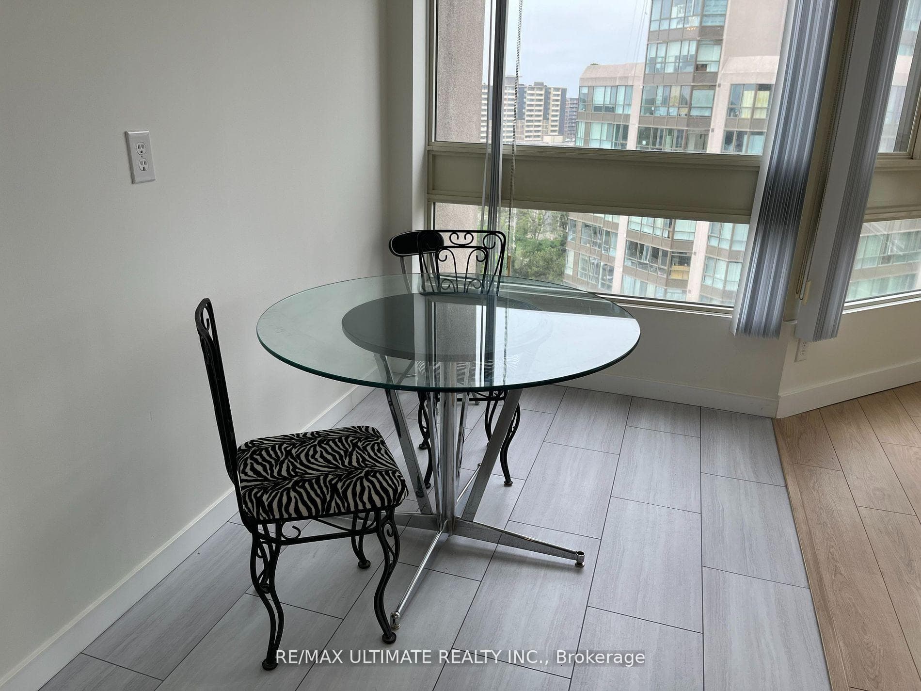 3233 Eglinton Avenue Unit 1410 photo 14