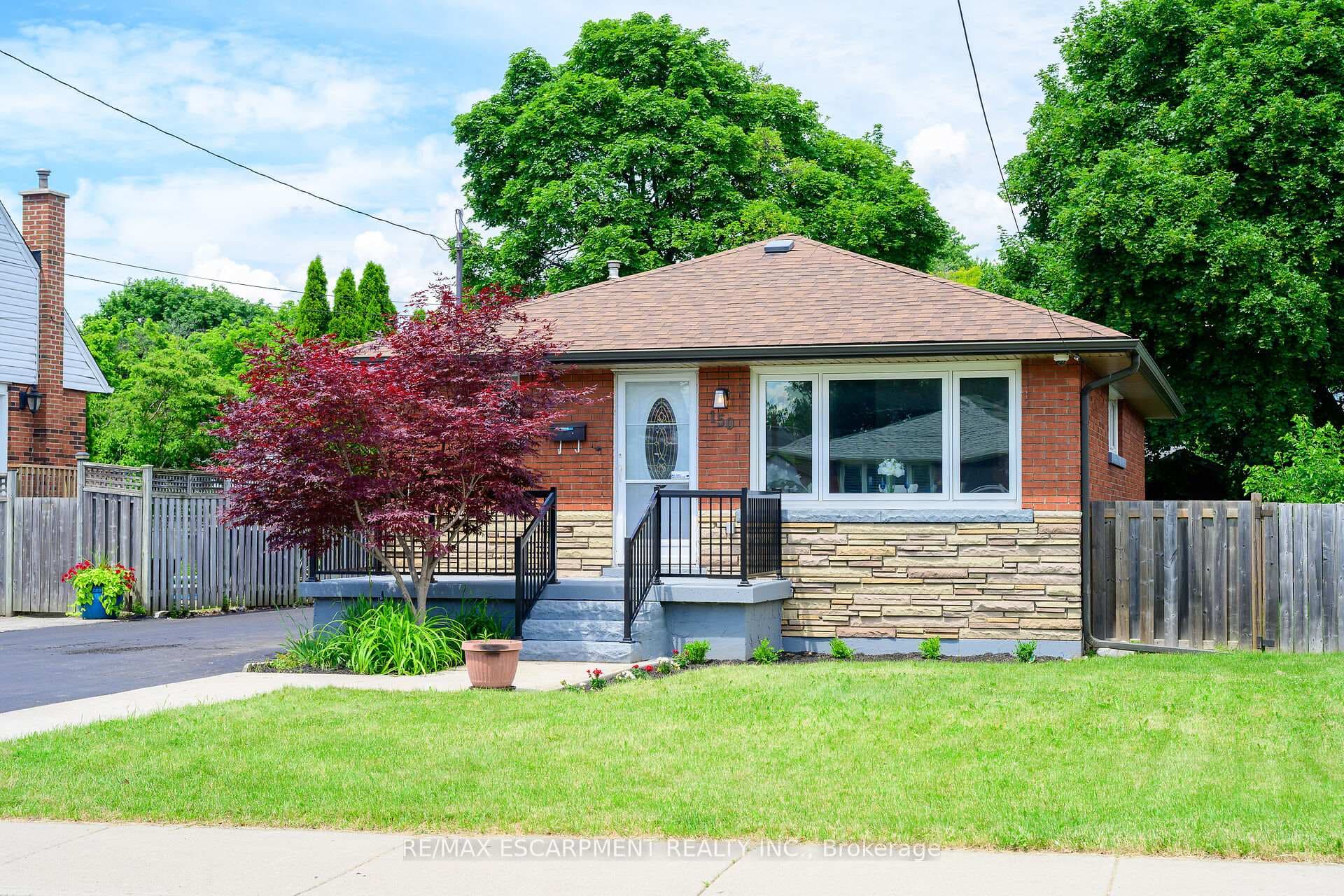 150 Howard Avenue photo 3