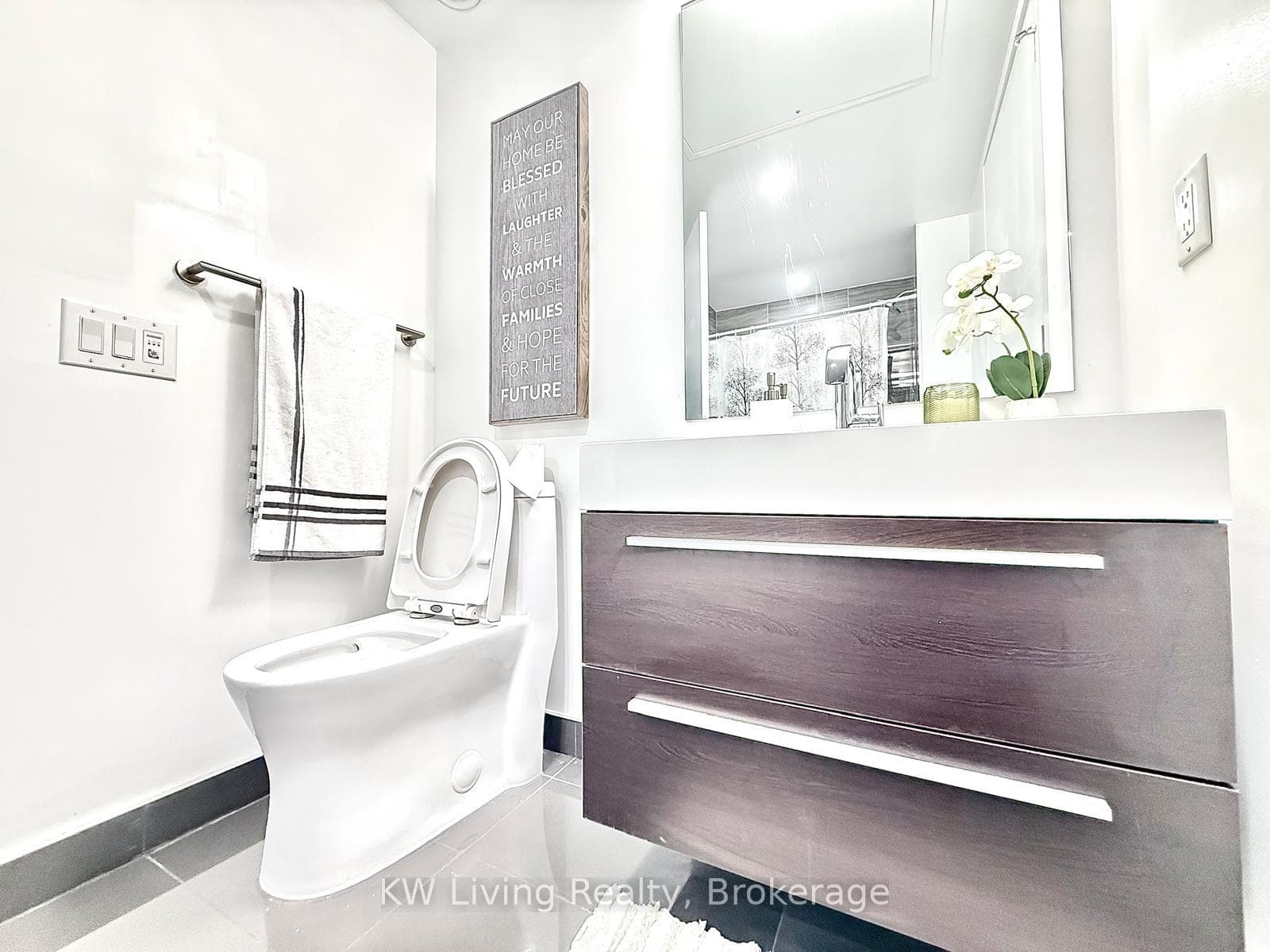 39 Roehampton Avenue Unit 701 photo 6